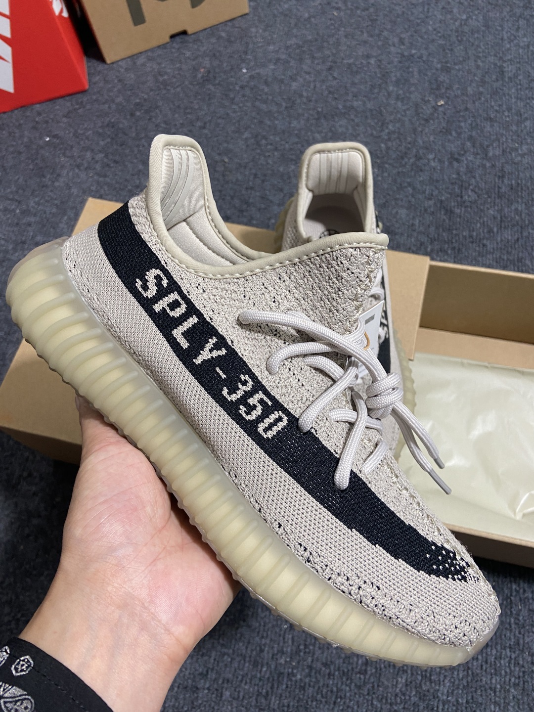 Yeezy火山灰岩 尺码36-46

纯原出品-Yeezy Boost 350V2 Slate 火山灰岩