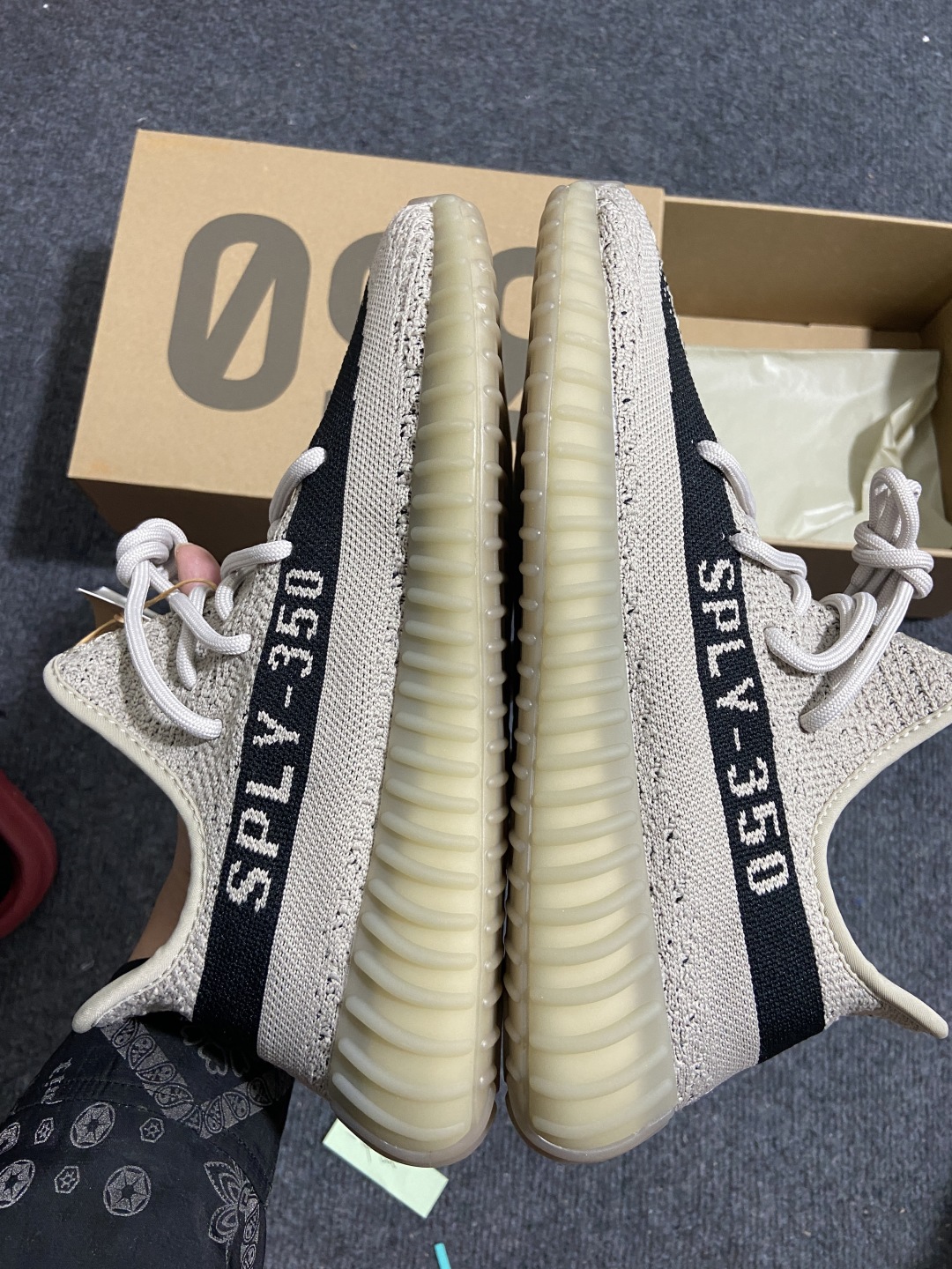 Yeezy火山灰岩 尺码36-46

纯原出品-Yeezy Boost 350V2 Slate 火山灰岩