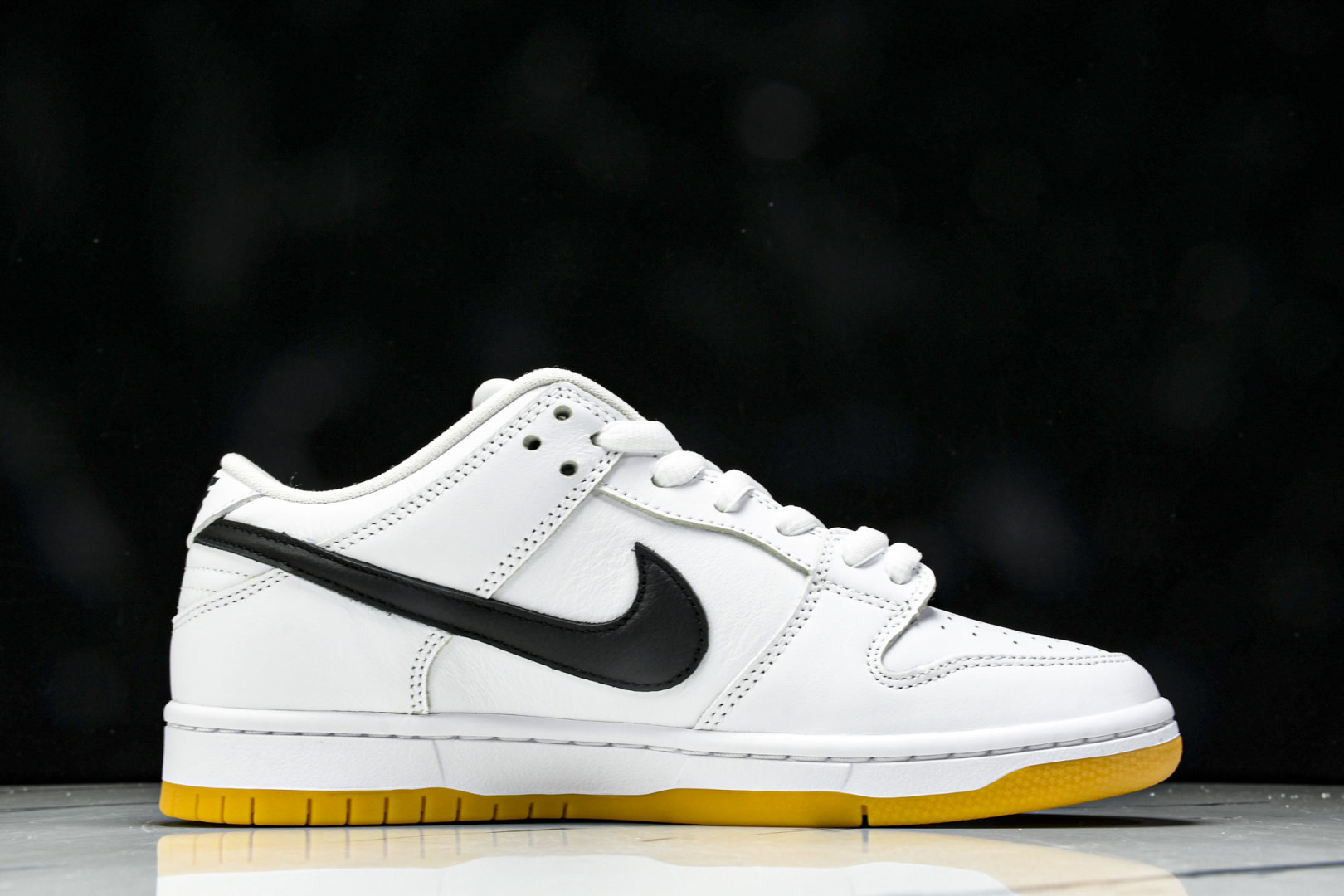 Dunk 尺码40-47.5

纯原版出品-NK SB Dunk Low Pro White Gum 白