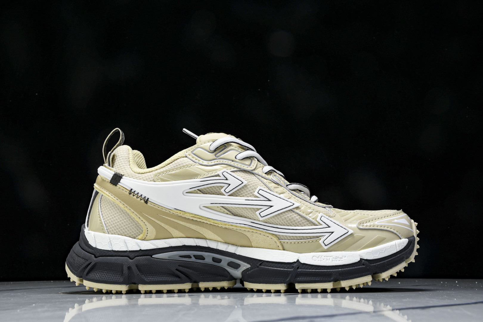 OW OFF 尺码36-47

纯原版出品-OFF WHITE 黑白三箭头登山厚底老爹鞋增高男女运动休闲