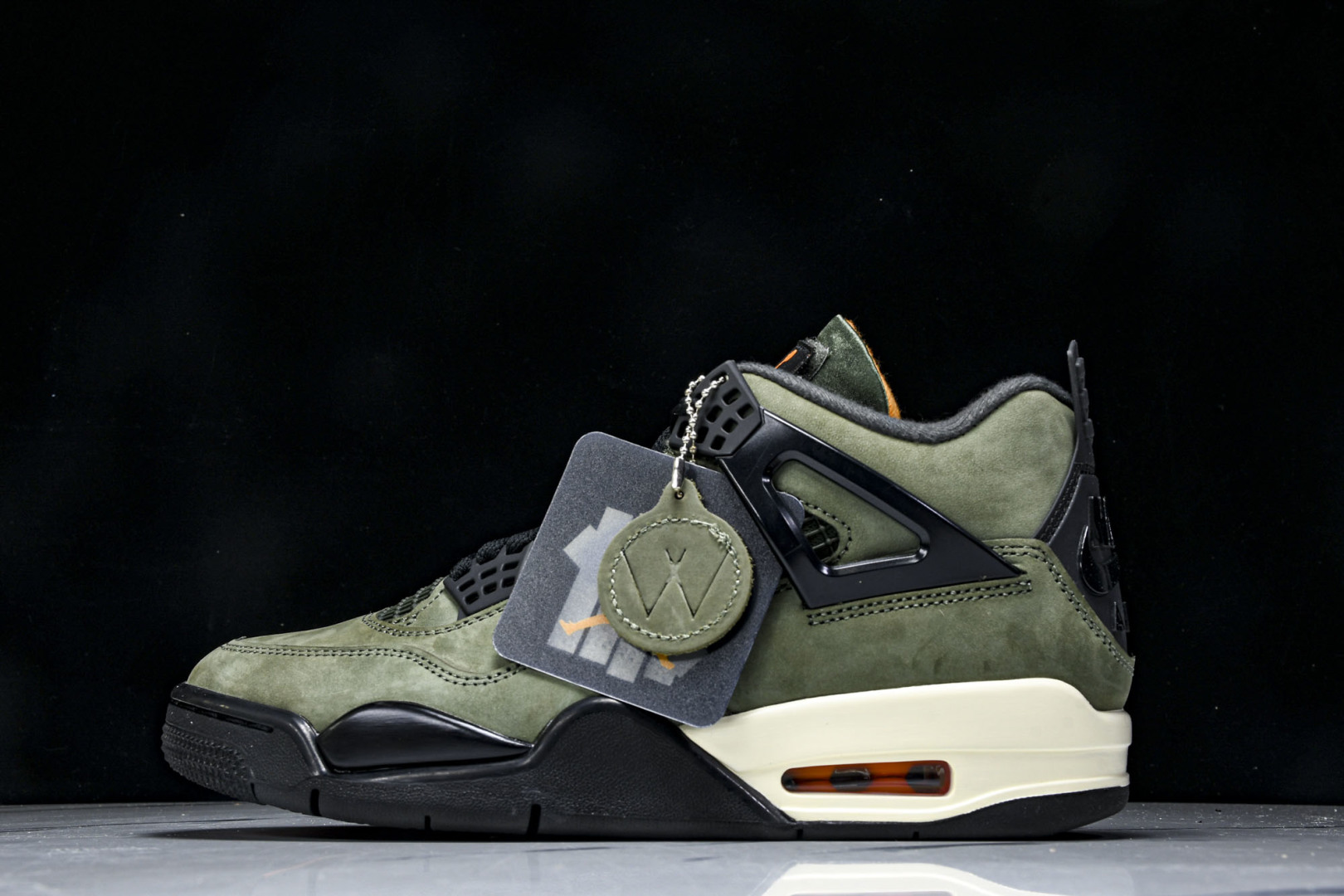 AJ4 尺码40-47.5

纯原版出品-Air Jordan 4 Retro OG SP Undefe