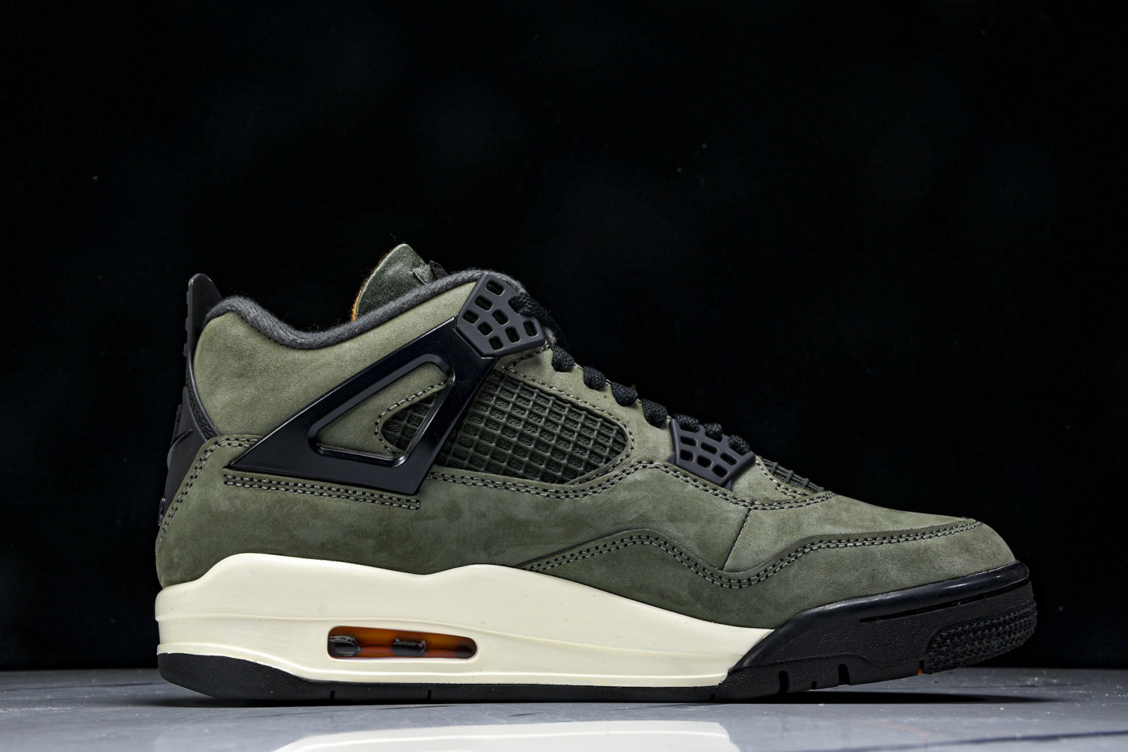 AJ4 尺码40-47.5

纯原版出品-Air Jordan 4 Retro OG SP Undefe