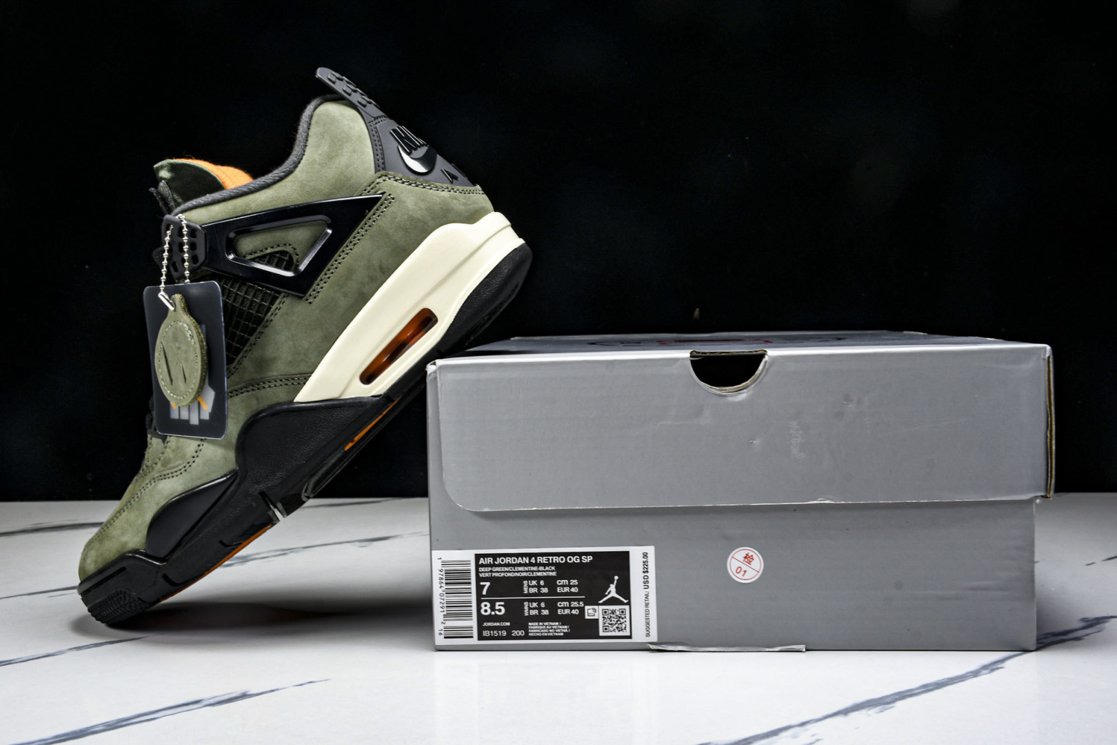 AJ4 尺码40-47.5

纯原版出品-Air Jordan 4 Retro OG SP Undefe