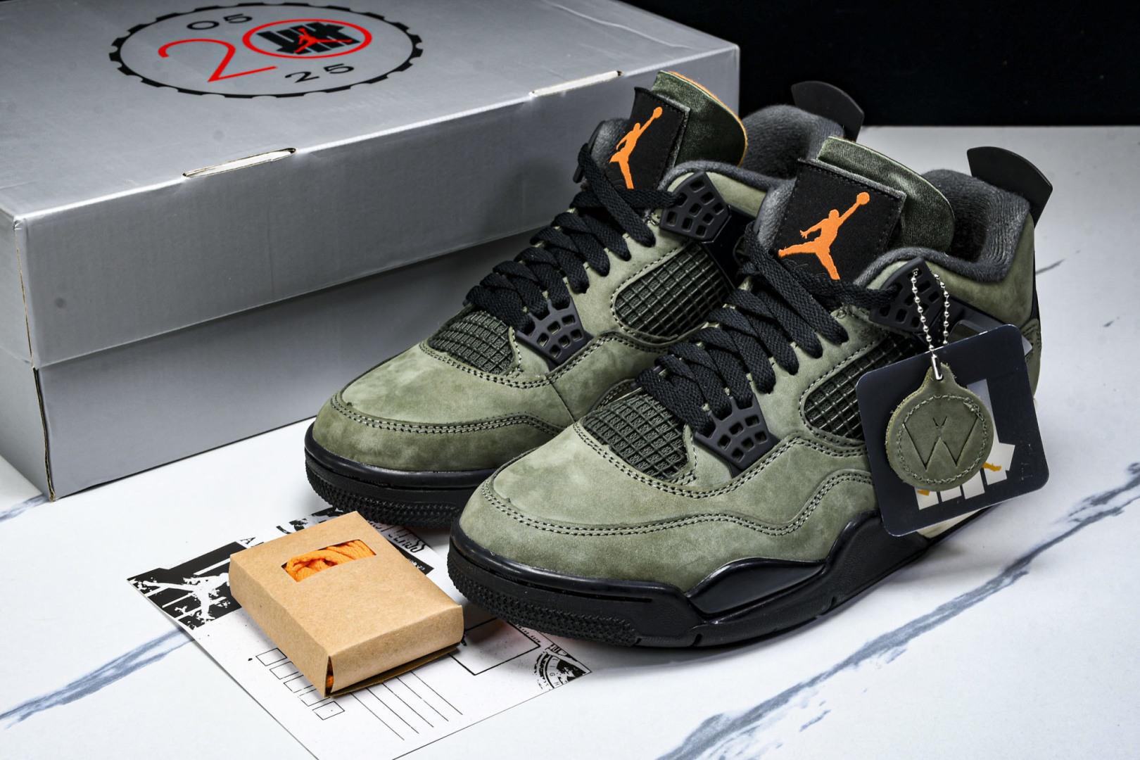 AJ4 尺码40-47.5

纯原版出品-Air Jordan 4 Retro OG SP Undefe