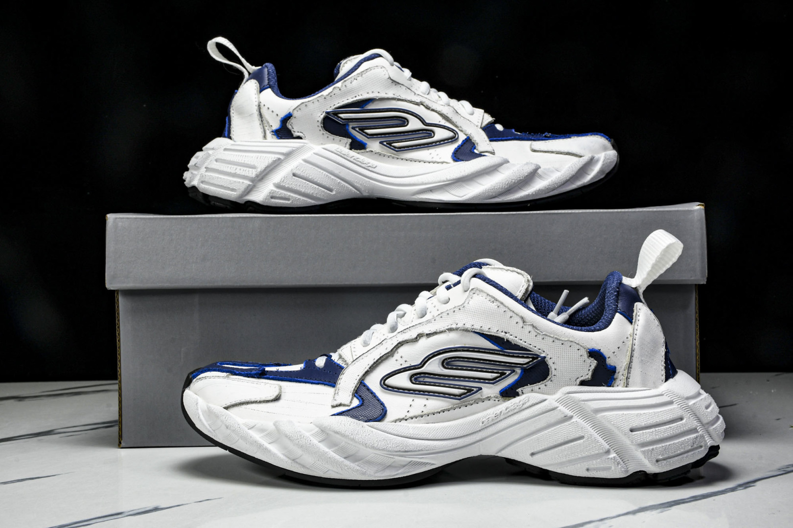 巴黎 尺码36-45 偏大1码

纯原版出品-Balenciaga Monday White Grey深