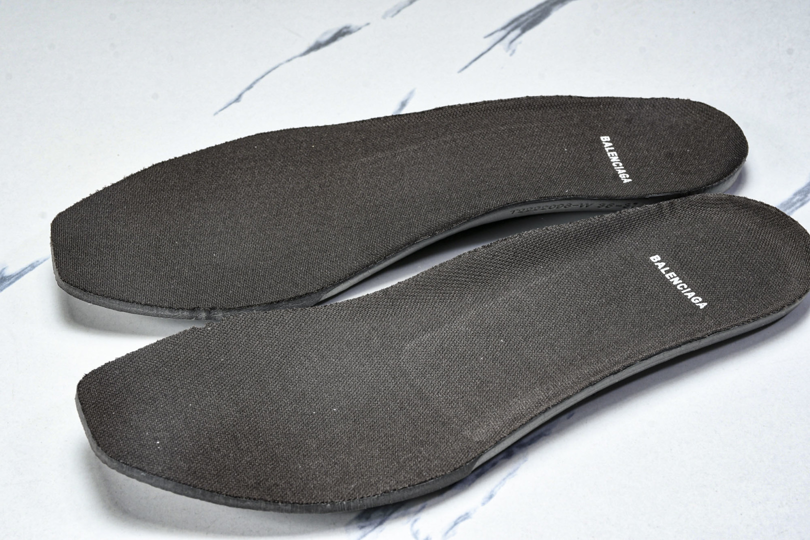 巴黎绑带 尺码36-45 偏大1码

纯原版出品-Balenciaga 3XL Extreme Lace