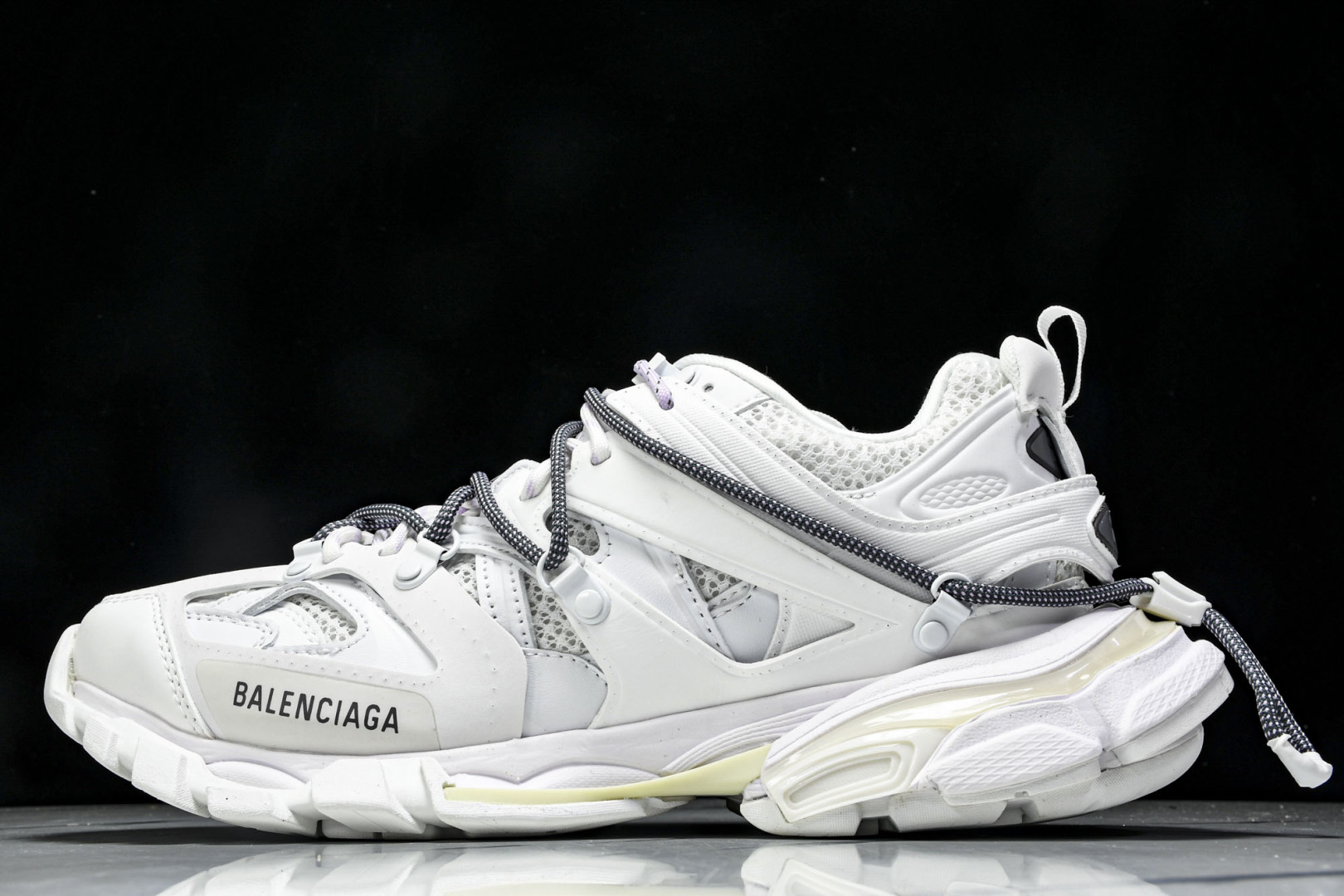 巴黎 尺码36-45 偏大1码

纯原版出品-Balenciaga Track 巴黎世家3.0 白色 W