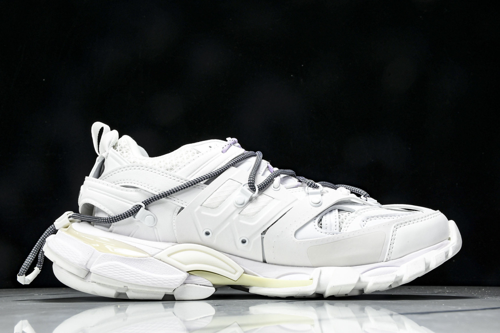 巴黎 尺码36-45 偏大1码

纯原版出品-Balenciaga Track 巴黎世家3.0 白色 W