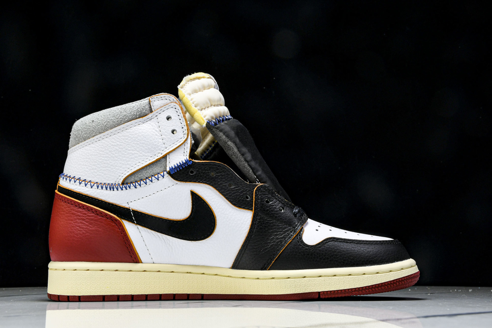 AJ高帮 尺码40-47.5

纯原版出品-Union x Air Jordan 1 Retro Hig