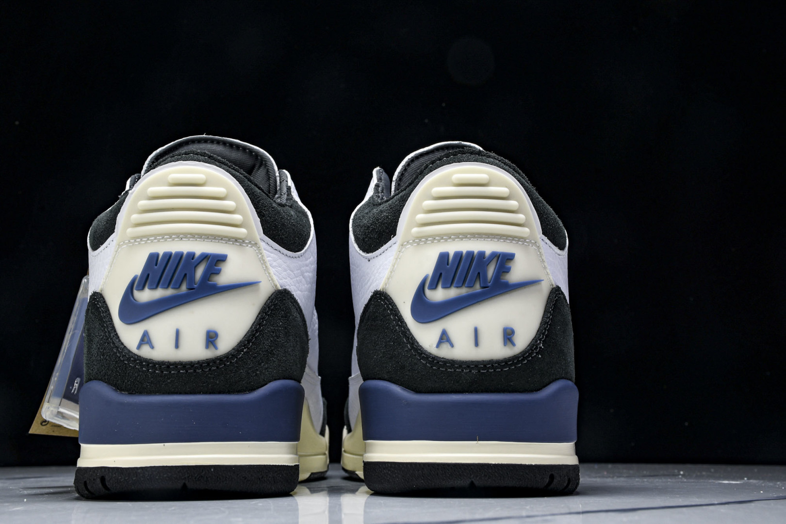 AJ3 尺码39-47.5

纯原版出品- Air Jordan 3 Retro OG SP Diffu