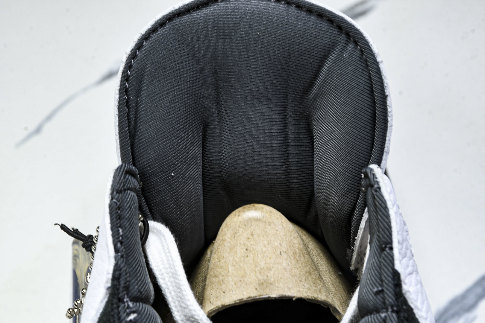 AJ3 尺码39-47.5

纯原版出品- Air Jordan 3 Retro OG SP Diffu