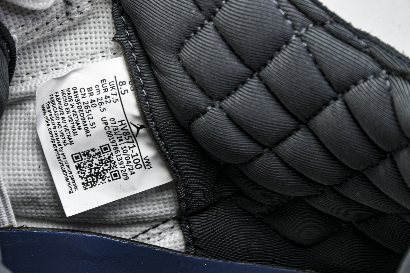AJ3 尺码39-47.5

纯原版出品- Air Jordan 3 Retro OG SP Diffu