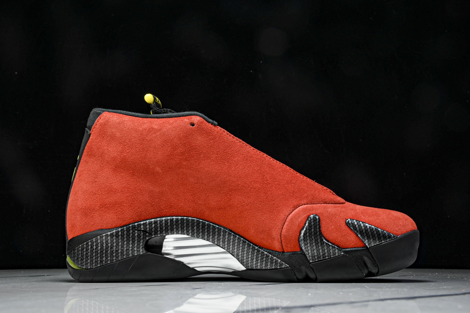 AJ14 尺码39-47.5

纯原版出品-Air Jordan 14 Retro Ferrari (2