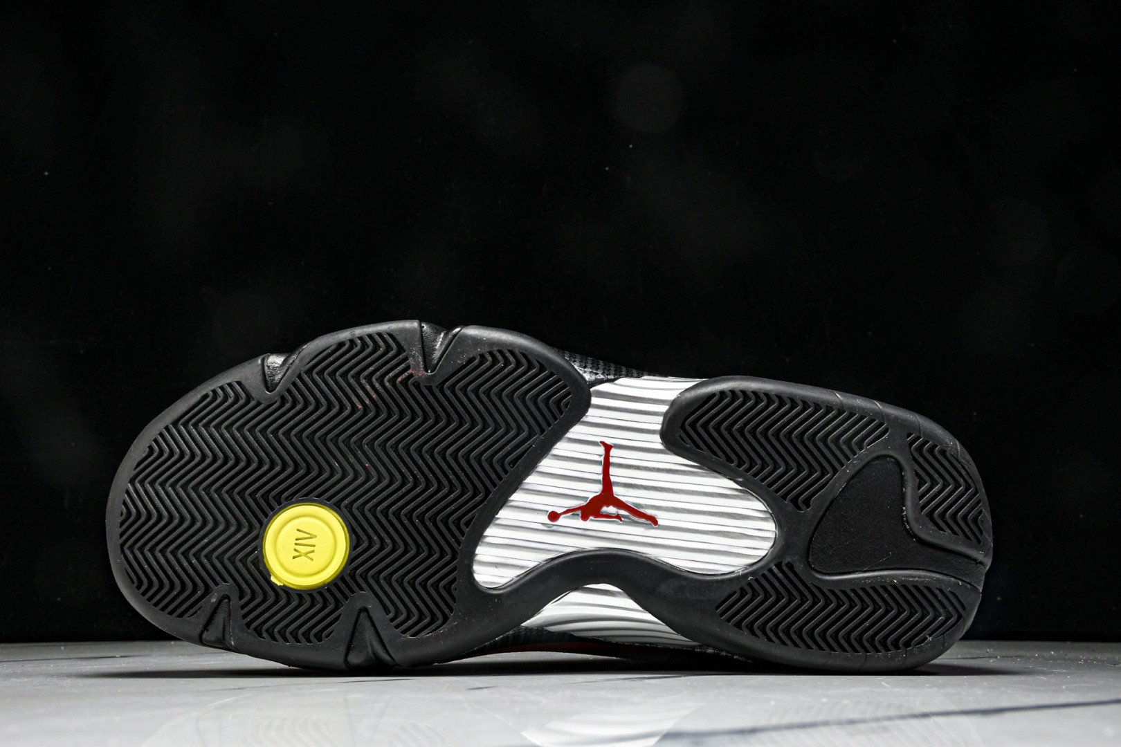 AJ14 尺码39-47.5

纯原版出品-Air Jordan 14 Retro Ferrari (2