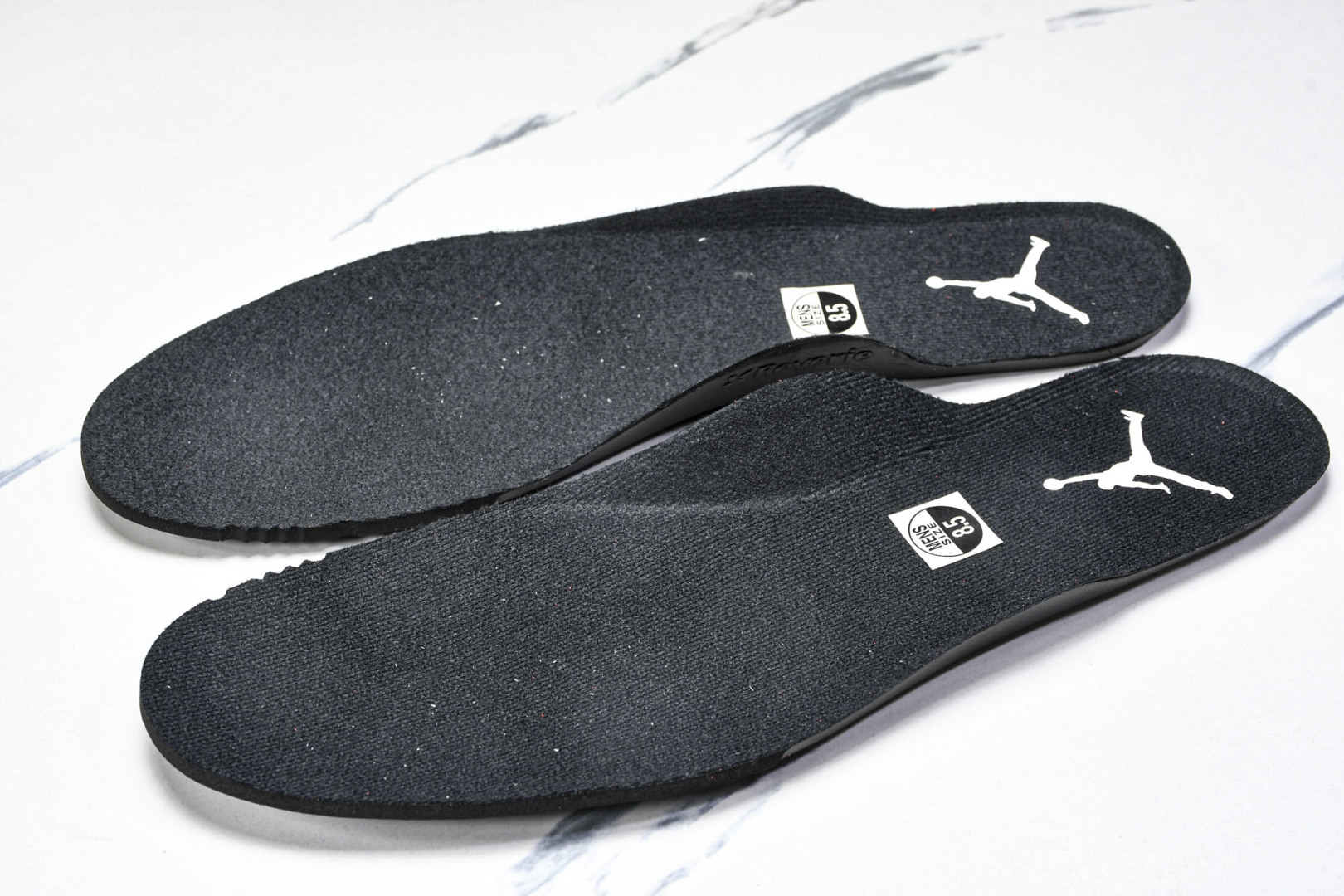 AJ14 尺码39-47.5

纯原版出品-Air Jordan 14 Retro Ferrari (2