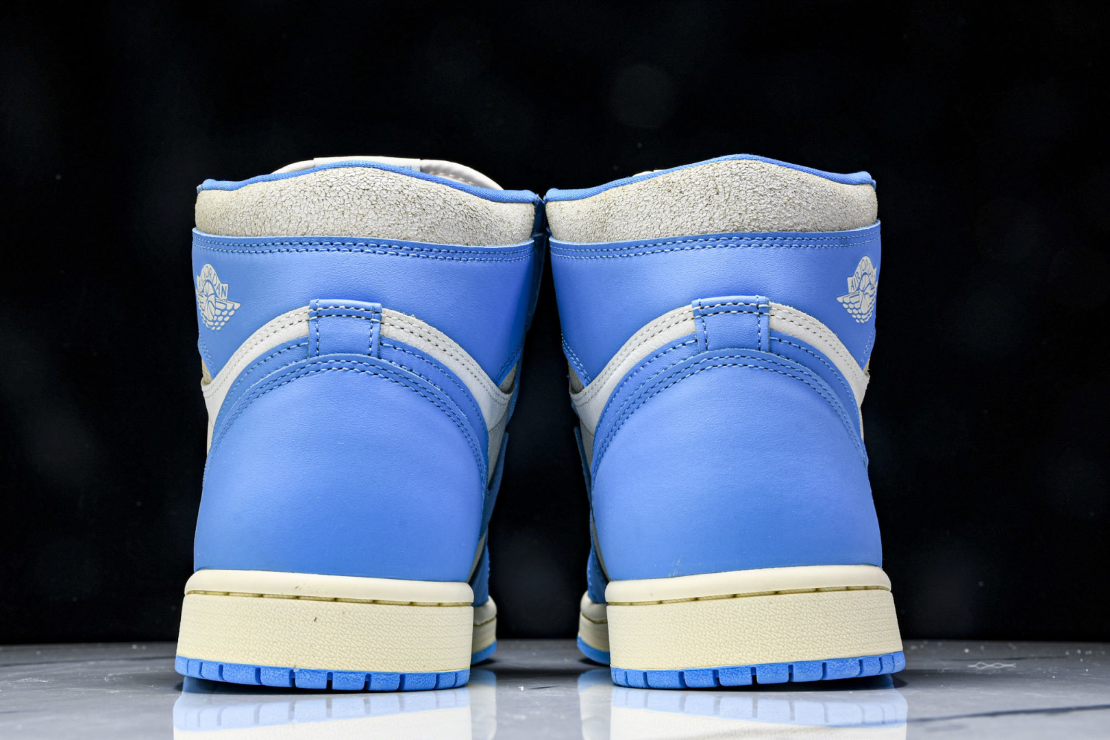 AJ1高帮 尺码40-48.5

纯原版出品-Air Jordan 1 Retro High OG UN
