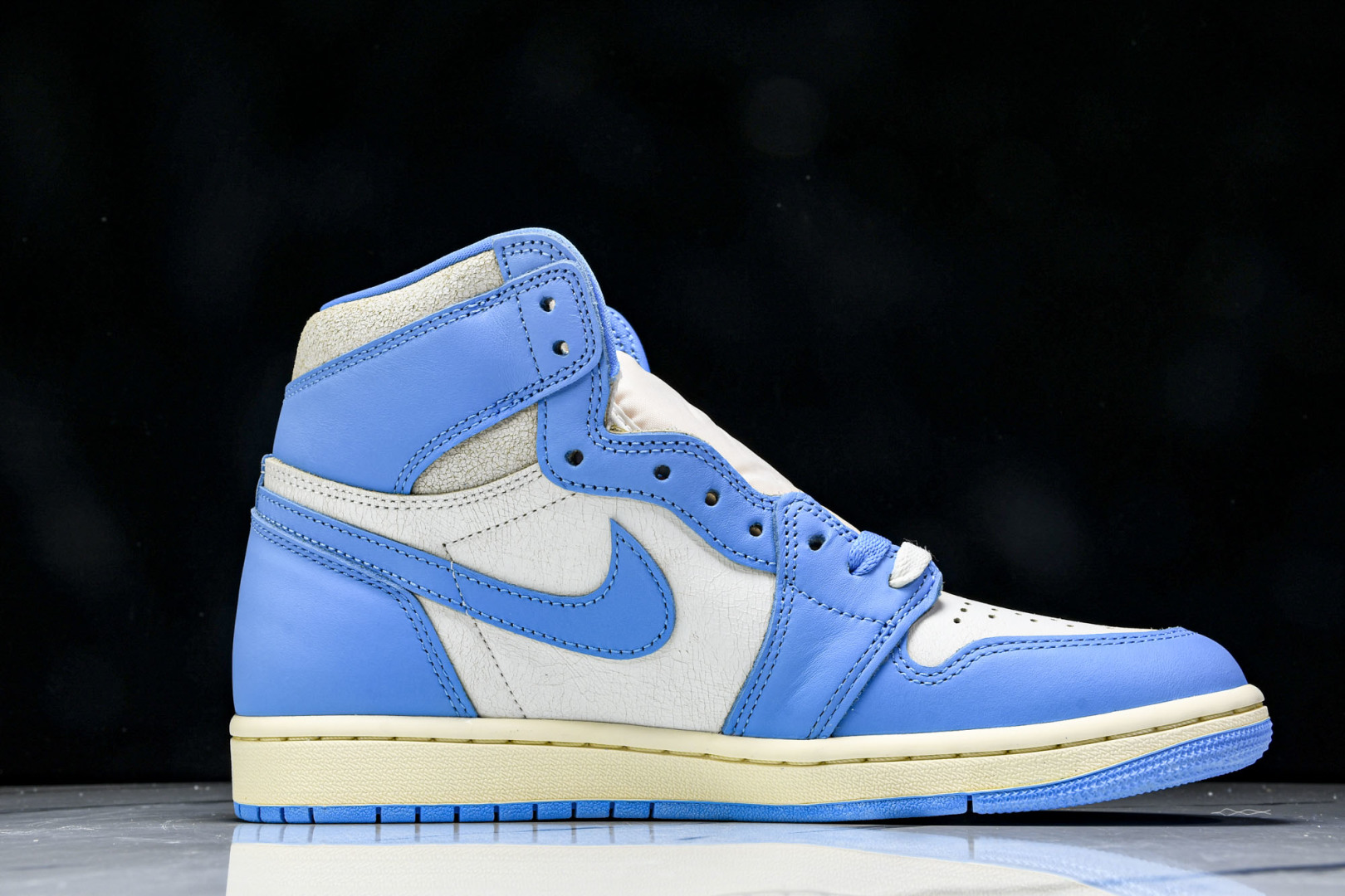 AJ1高帮 尺码40-48.5

纯原版出品-Air Jordan 1 Retro High OG UN