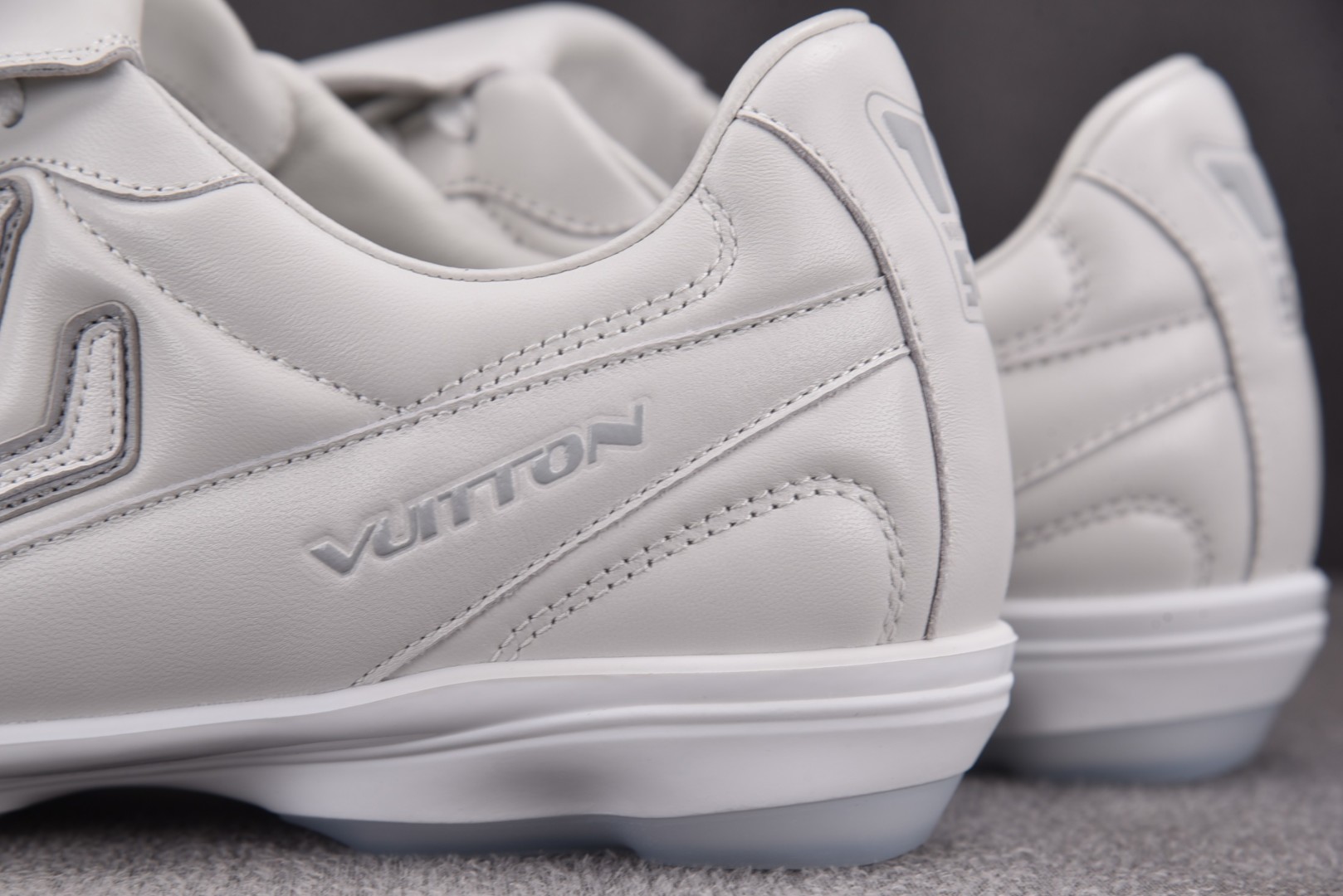 LV驴牌 尺码39-45

纯原出品-LOUIS VUITTON Footprint 球鞋 白色 YZ0