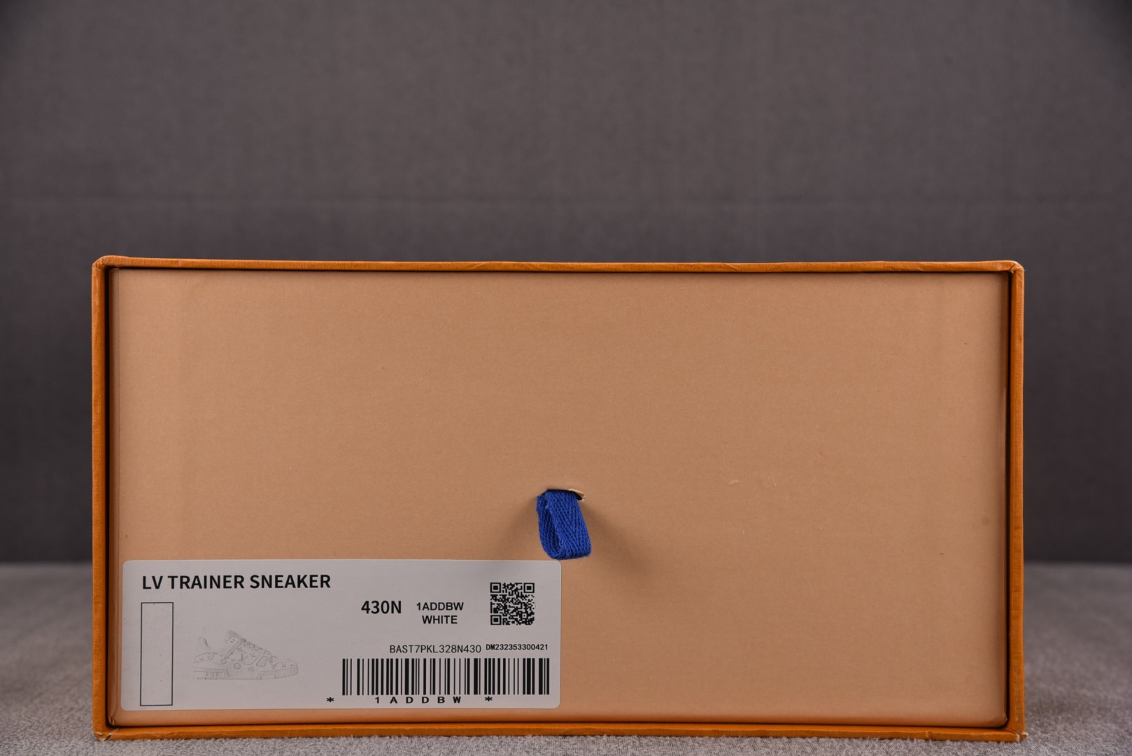 LV驴牌 尺码39-45

纯原出品-Louis Vuitton LV Trainer White 白色