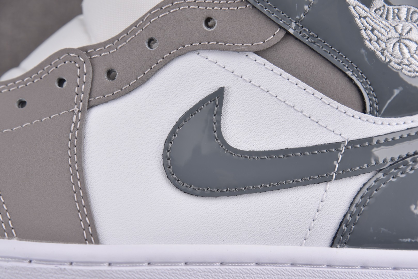 AJ1中帮 尺码40-46

纯原版出品-Air Jordan 1 Mid SE White Mediu