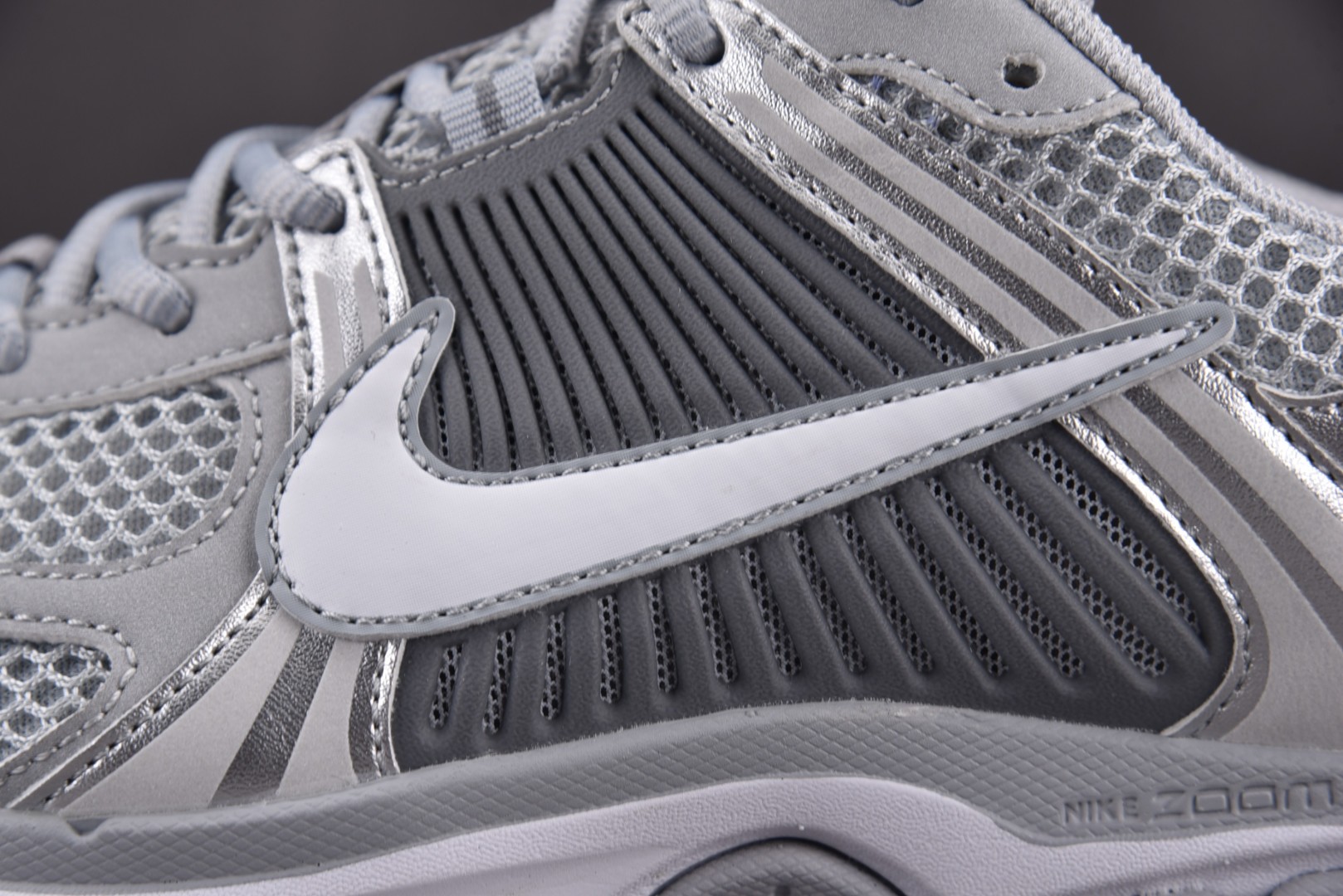 Vomero5 尺码35.5-46

纯原版出品-Zoom Vomero 5 Cool Grey 酷灰 