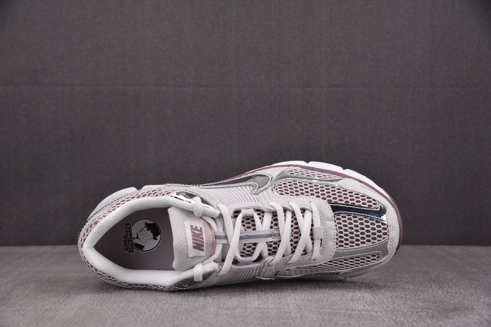 Vomero5 尺码35.5-46

纯原版出品-W NK Zoom Vomero 5 Metallic