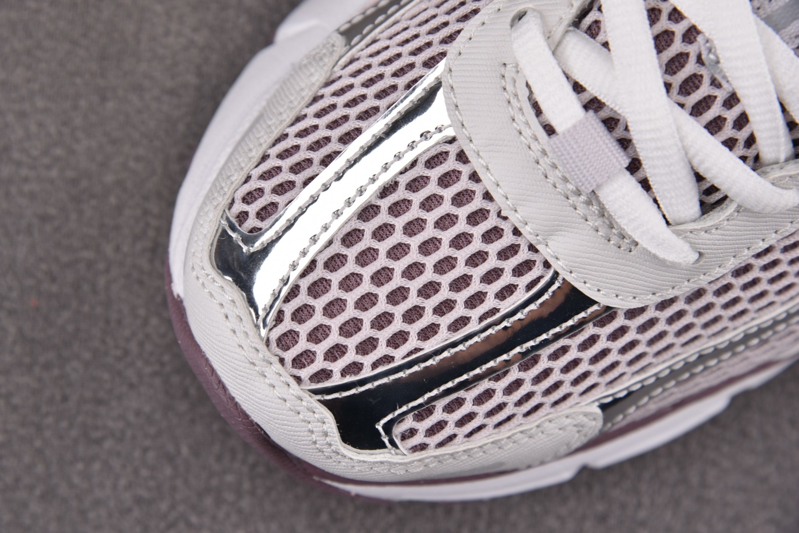 Vomero5 尺码35.5-46

纯原版出品-W NK Zoom Vomero 5 Metallic