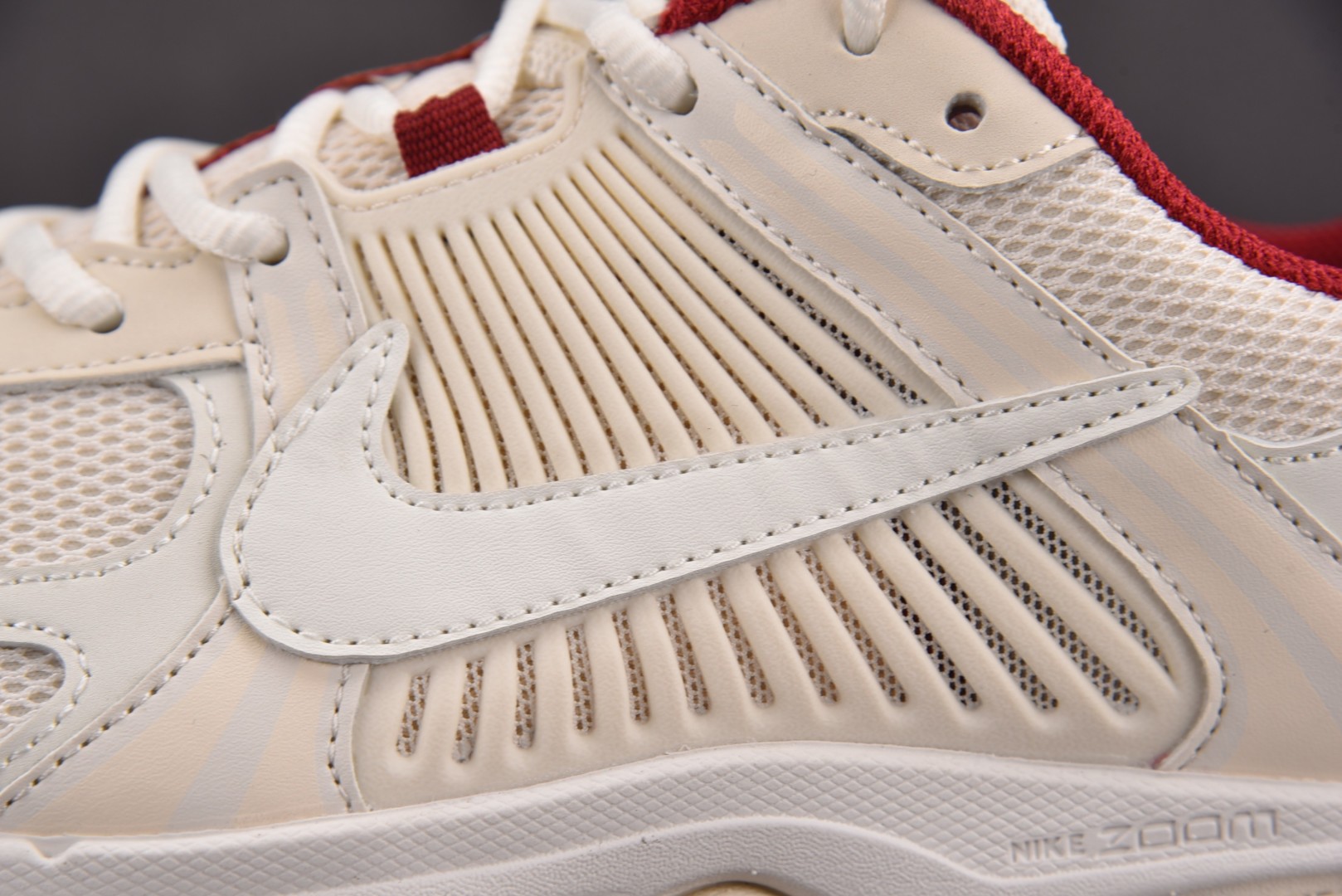 Vomero5 尺码35.5-46

纯原版出品-W NK Zoom Vomero 5 Valentin