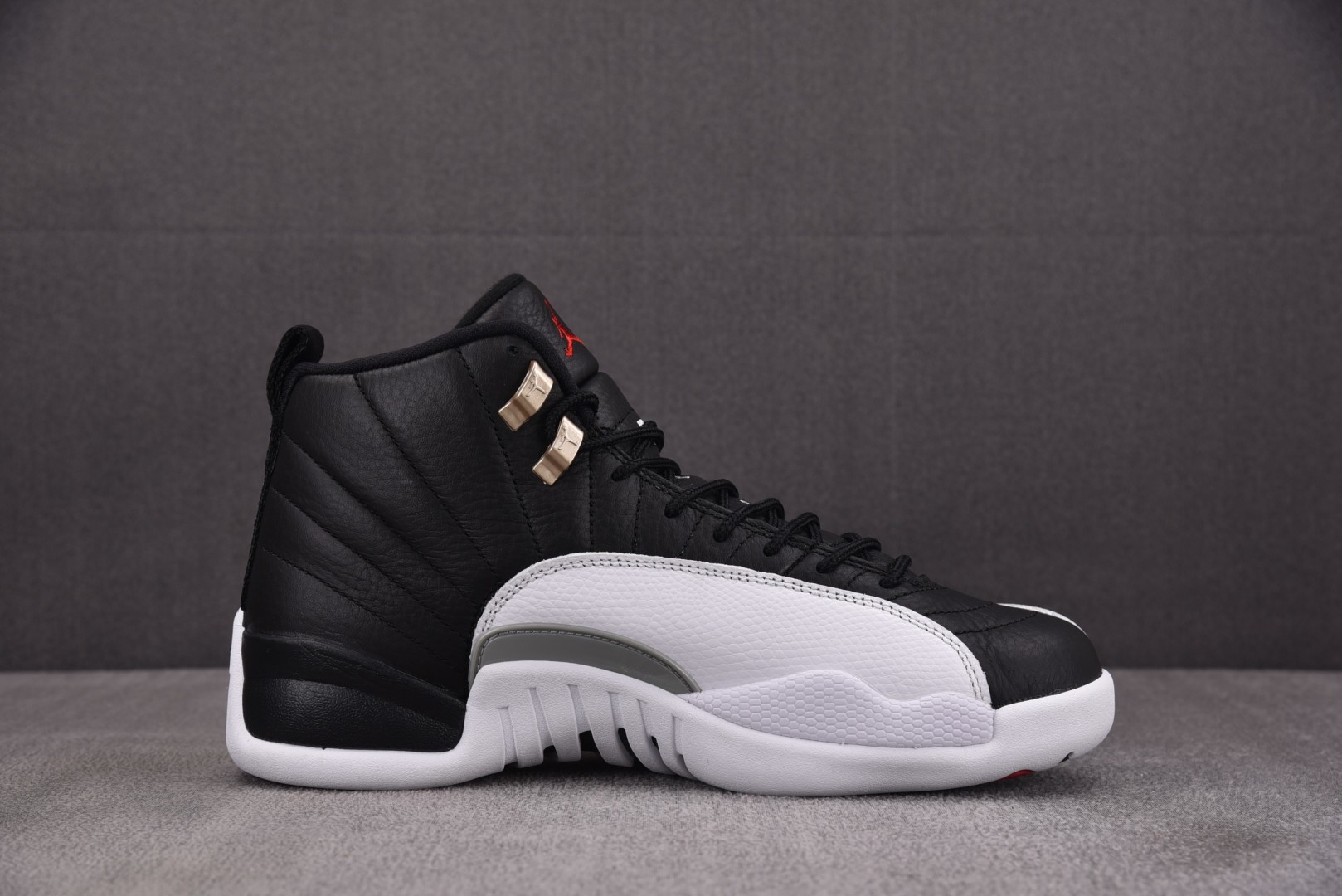 AJ12尺码40-47.5

纯原版出品-Air Jordan 12 Retro Playoffs 季后