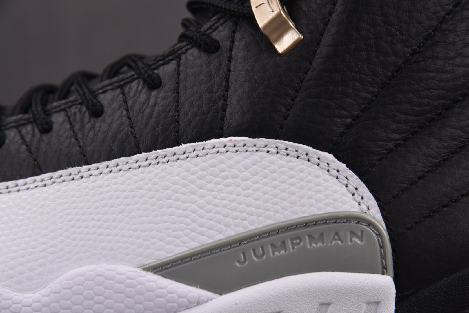 AJ12尺码40-47.5

纯原版出品-Air Jordan 12 Retro Playoffs 季后