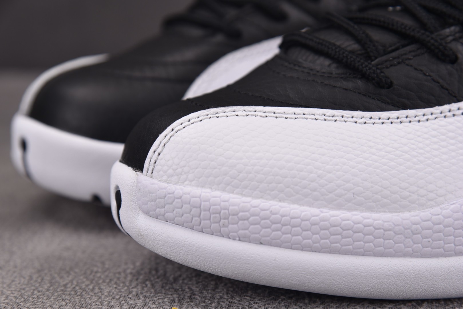 AJ12尺码40-47.5

纯原版出品-Air Jordan 12 Retro Playoffs 季后