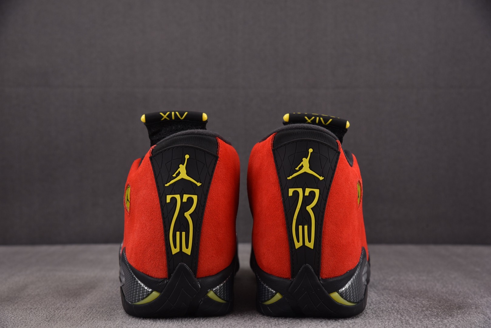 AJ14 尺码39-47.5

纯原版出品-Air Jordan 14 Retro Ferrari (2
