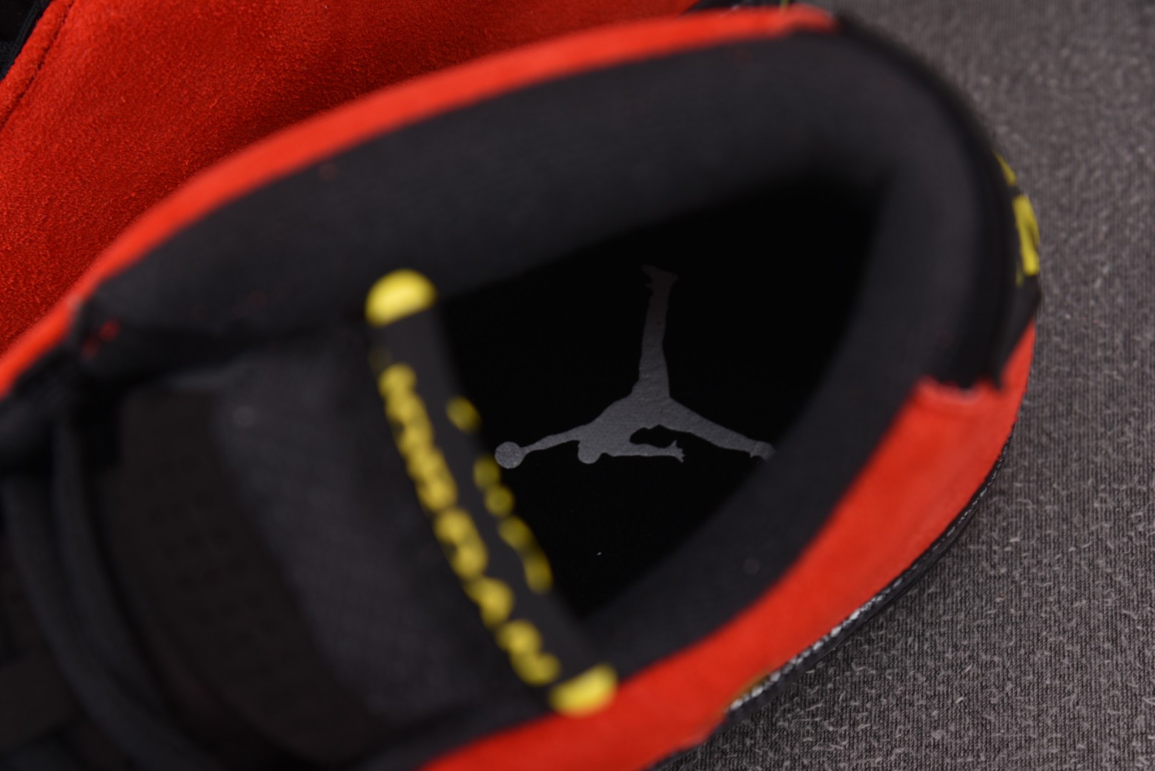 AJ14 尺码39-47.5

纯原版出品-Air Jordan 14 Retro Ferrari (2