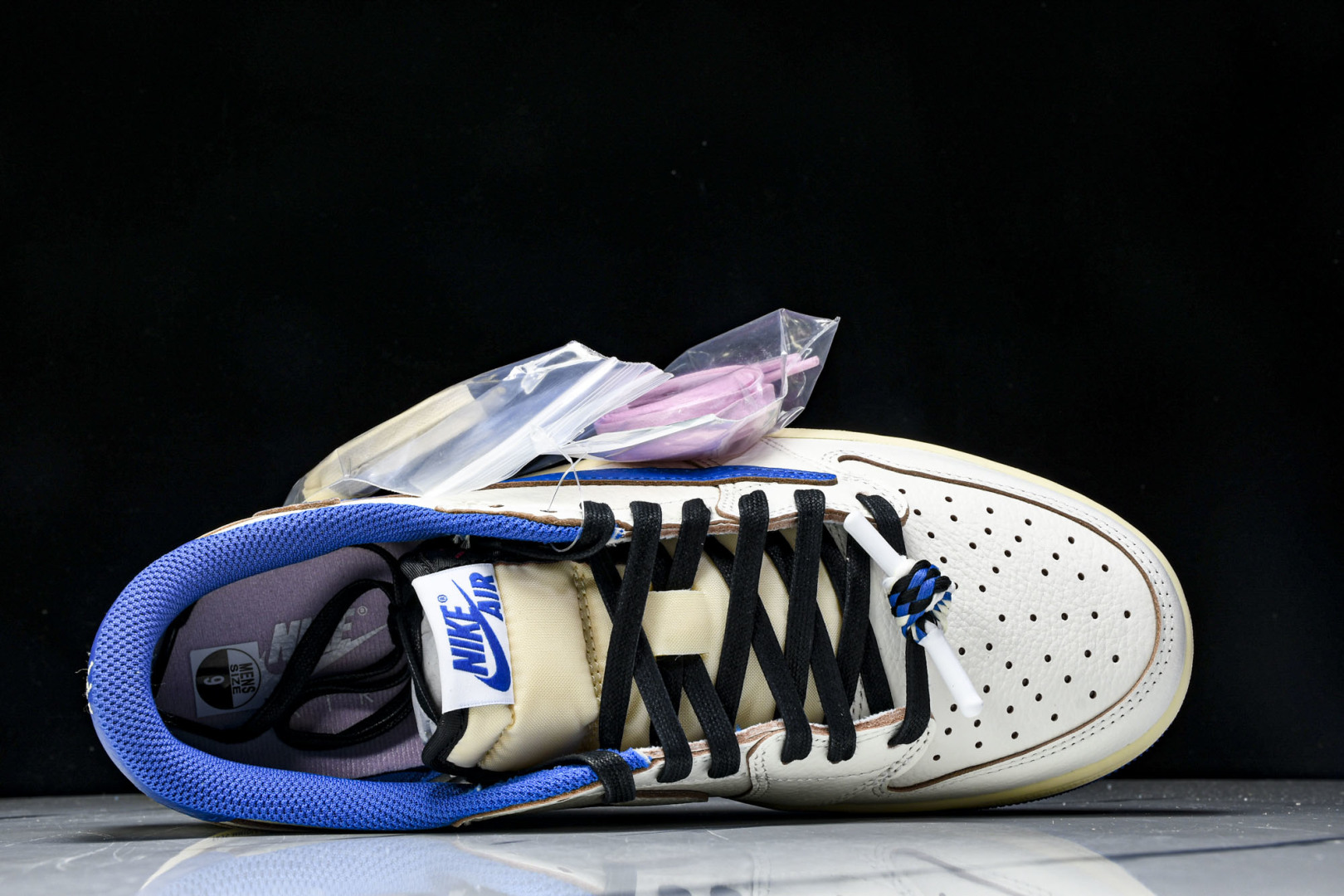 新版
AJ倒钩白蓝 尺码36-48.5

纯原出品-Fragment Design x Travis S