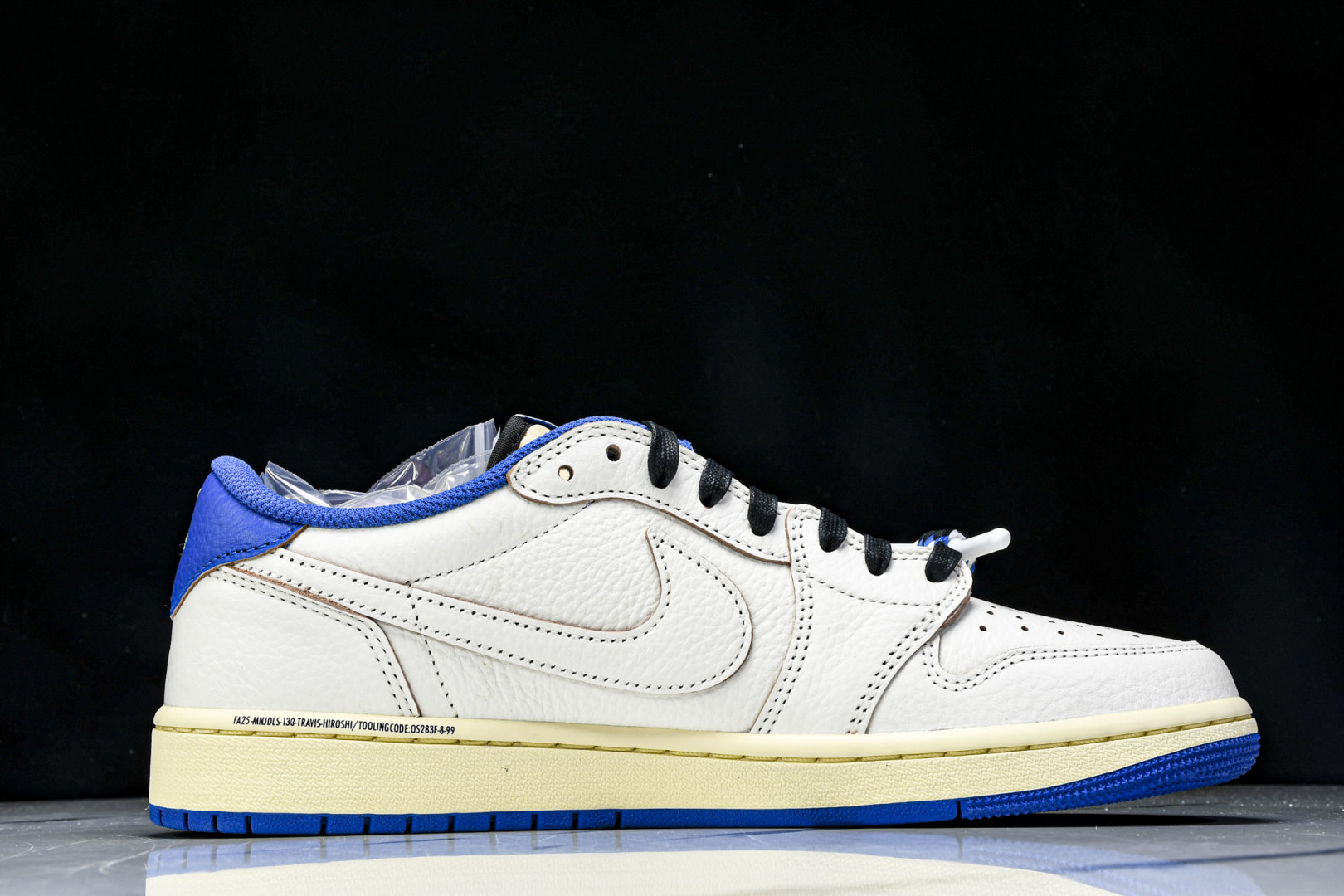 新版
AJ倒钩白蓝 尺码36-48.5

纯原出品-Fragment Design x Travis S
