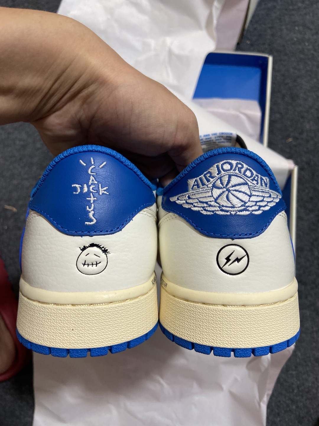 AJ 倒钩LOW 尺码36-48.5

纯原版出品-Fragment Design x Travis S