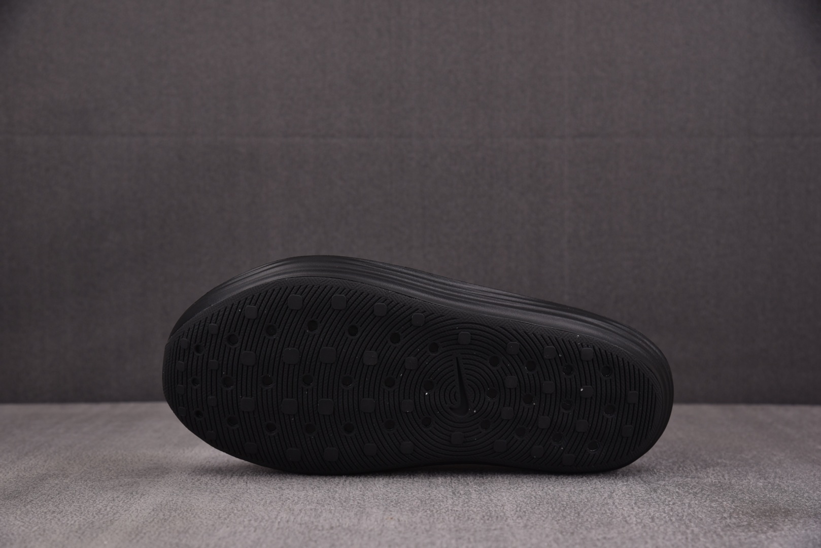 洞洞鞋 尺码36-50

纯原版出品-ReactX Rejuven8 全黑 HV5060-001 YZ0