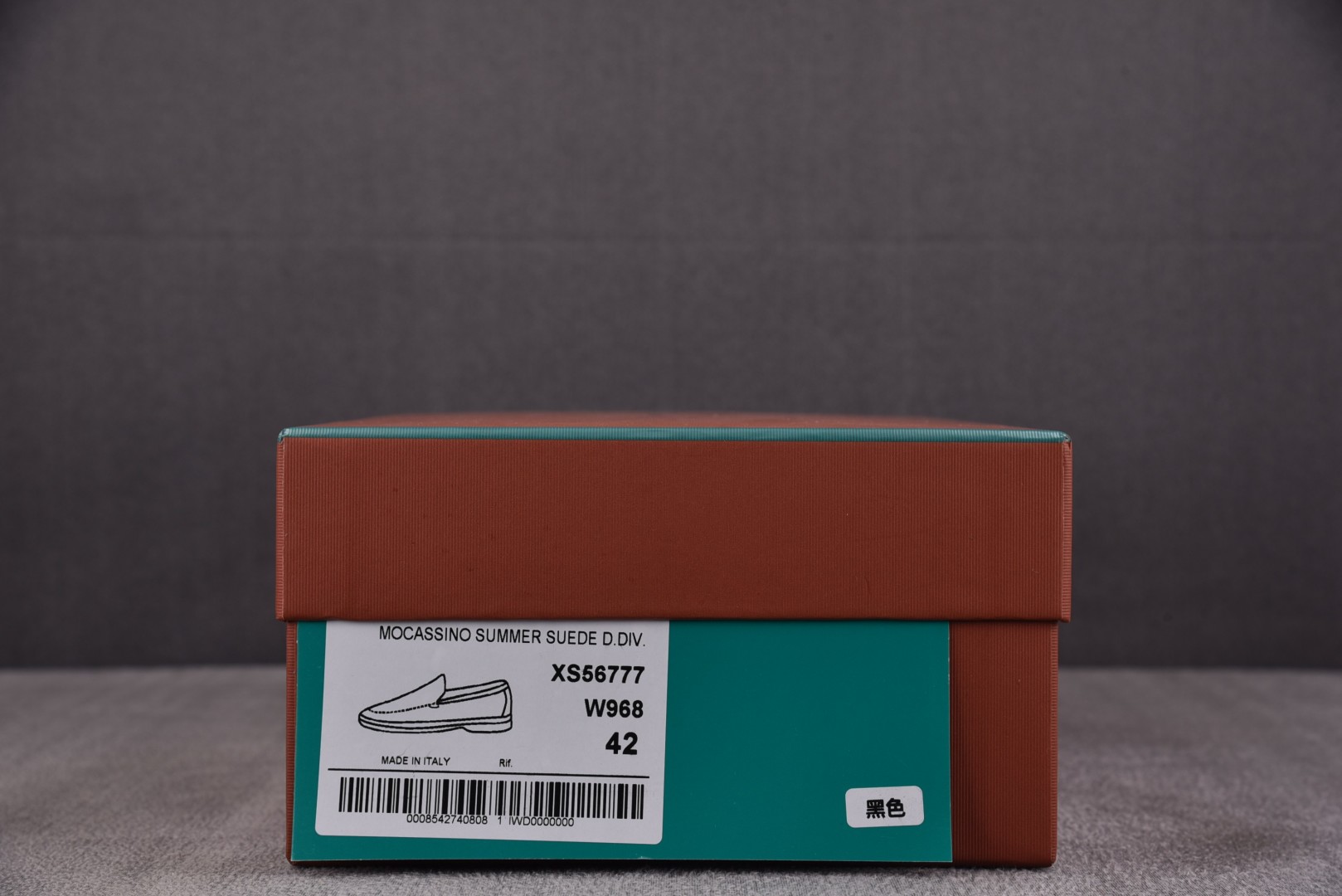 Piana 尺码35-46

纯原版出品-Loro piana诺悠翩雅 男鞋流苏吊坠LP一脚蹬乐福休闲潮