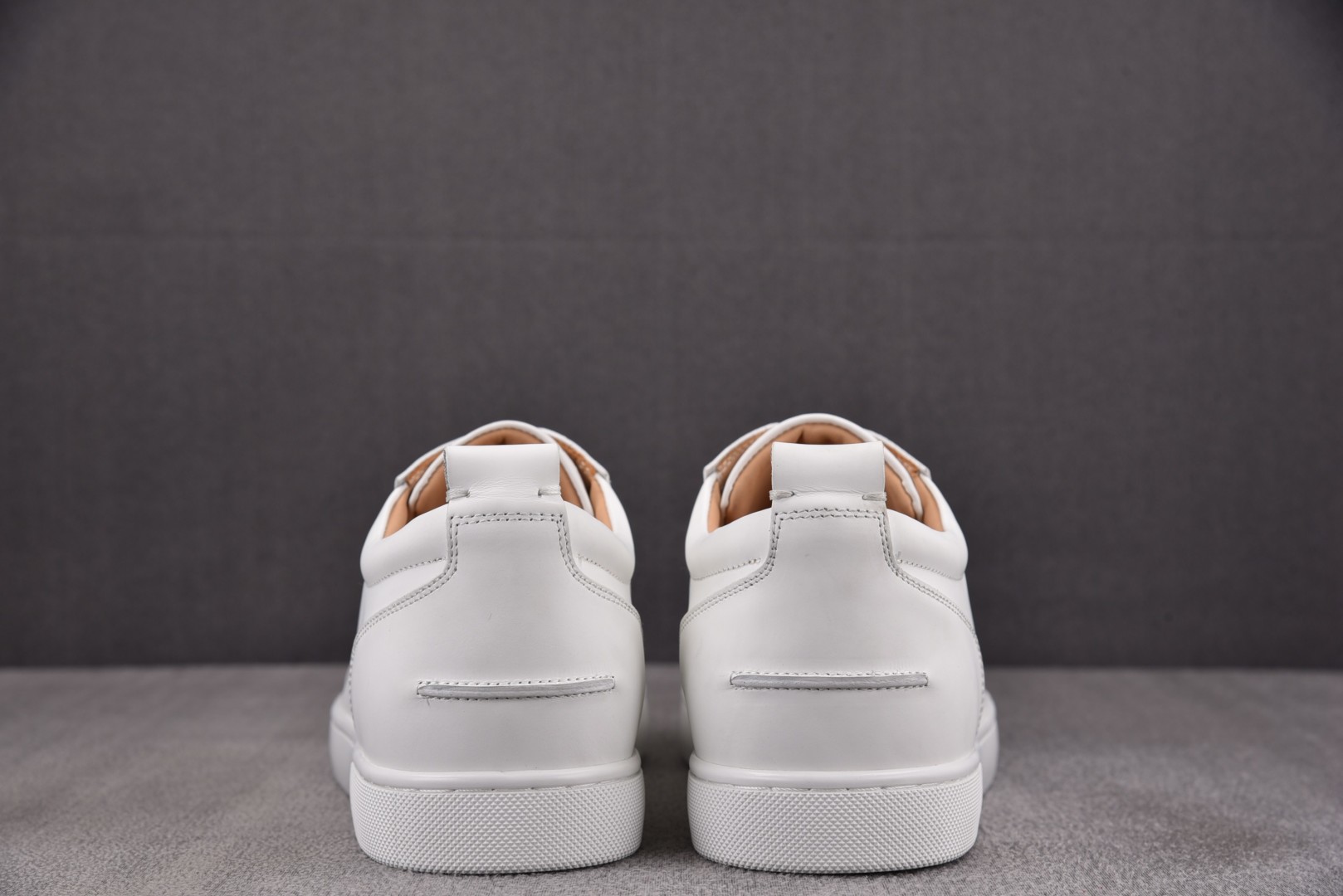 CL路铂廷 尺码40-46

纯原版出品-Christian Louboutin Louis Junio