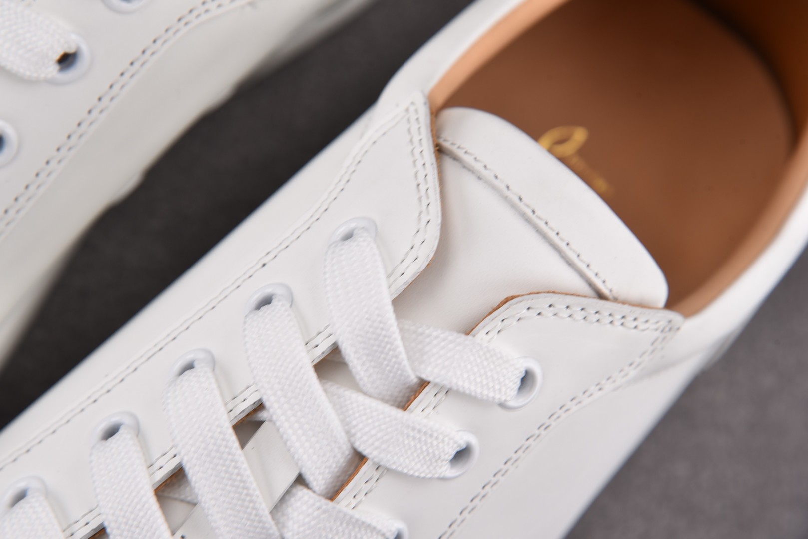 CL路铂廷 尺码40-46

纯原版出品-Christian Louboutin Louis Junio