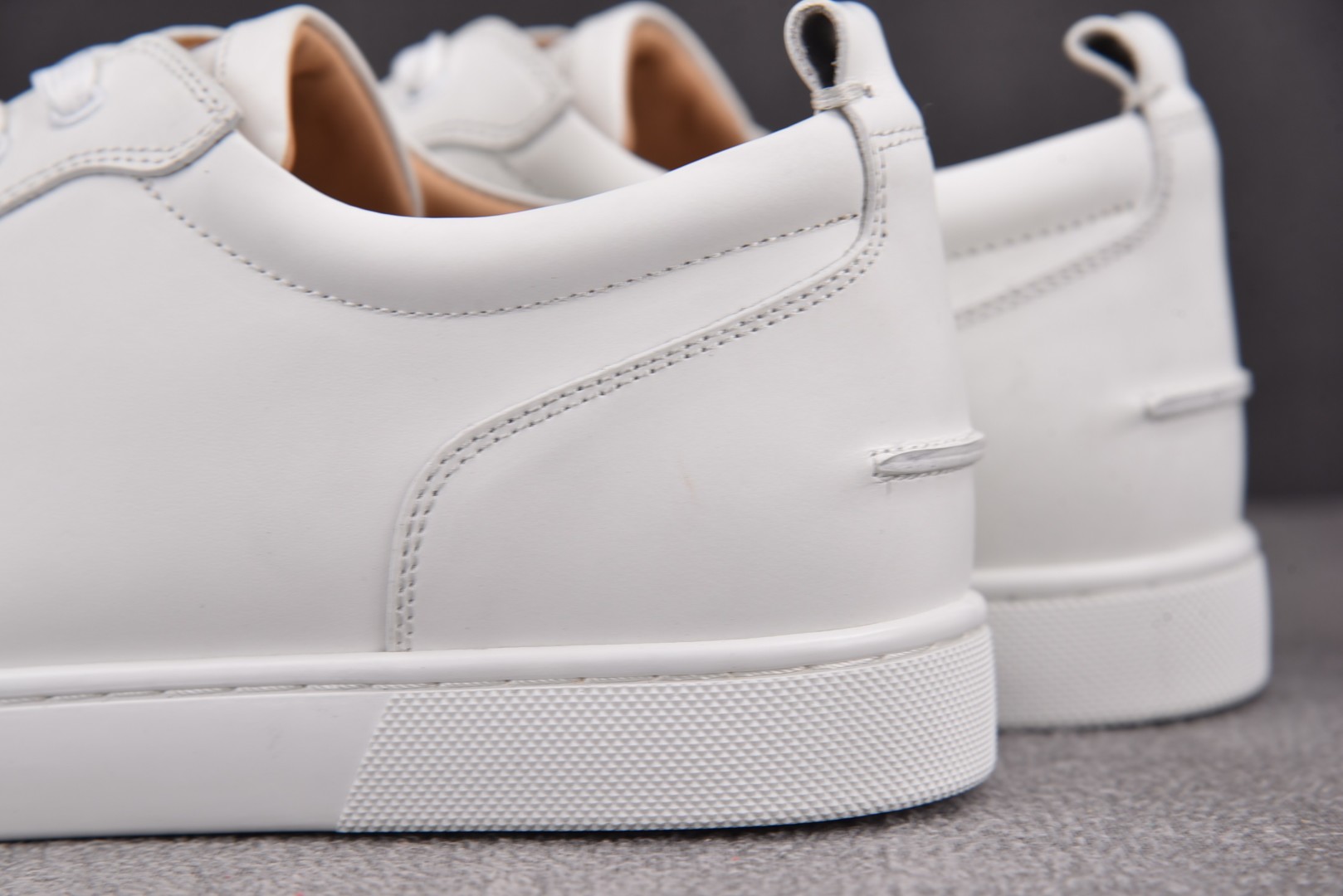 CL路铂廷 尺码40-46

纯原版出品-Christian Louboutin Louis Junio