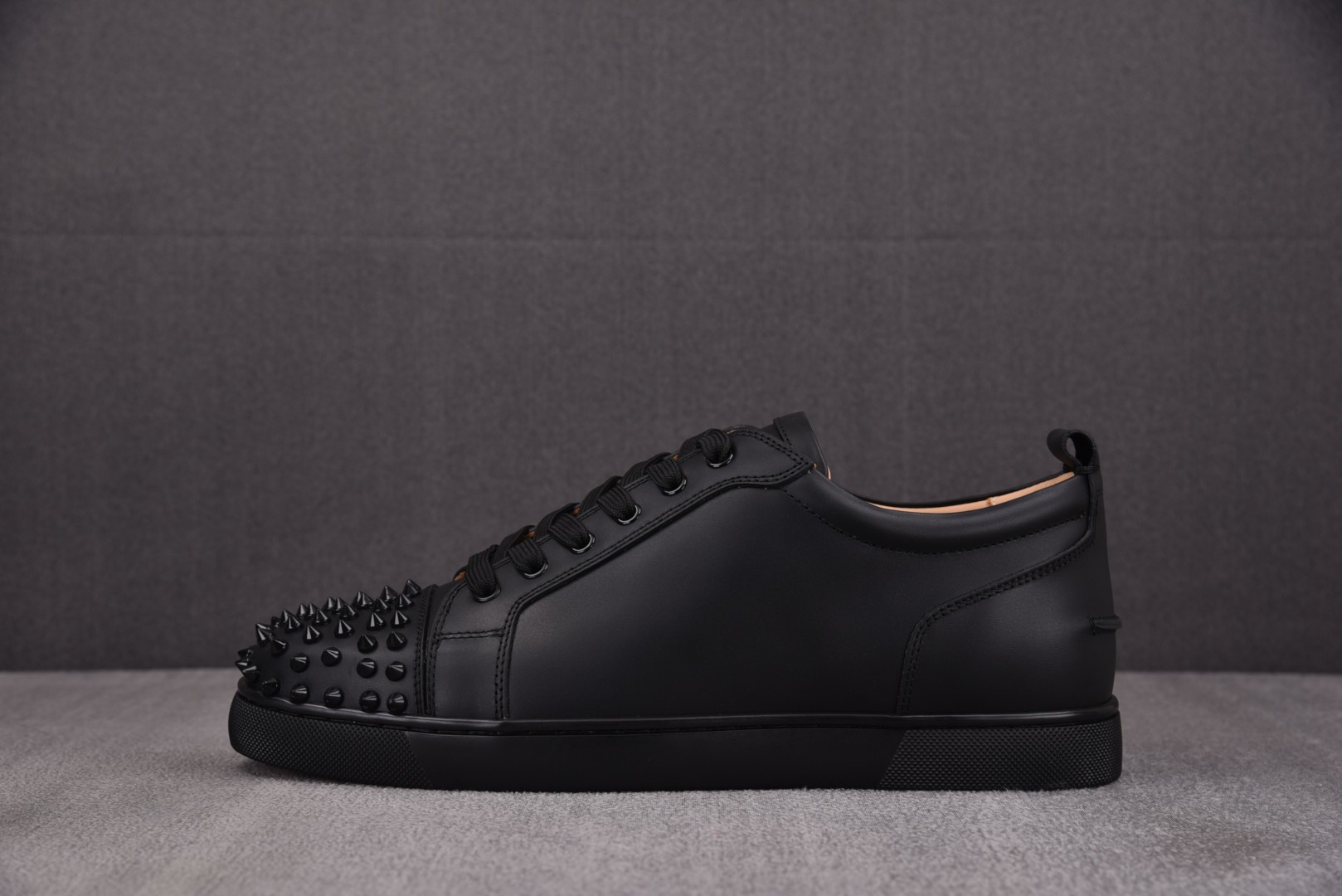 CL路铂廷 尺码40-46

纯原版出品-Christian Louboutin Louis Junio