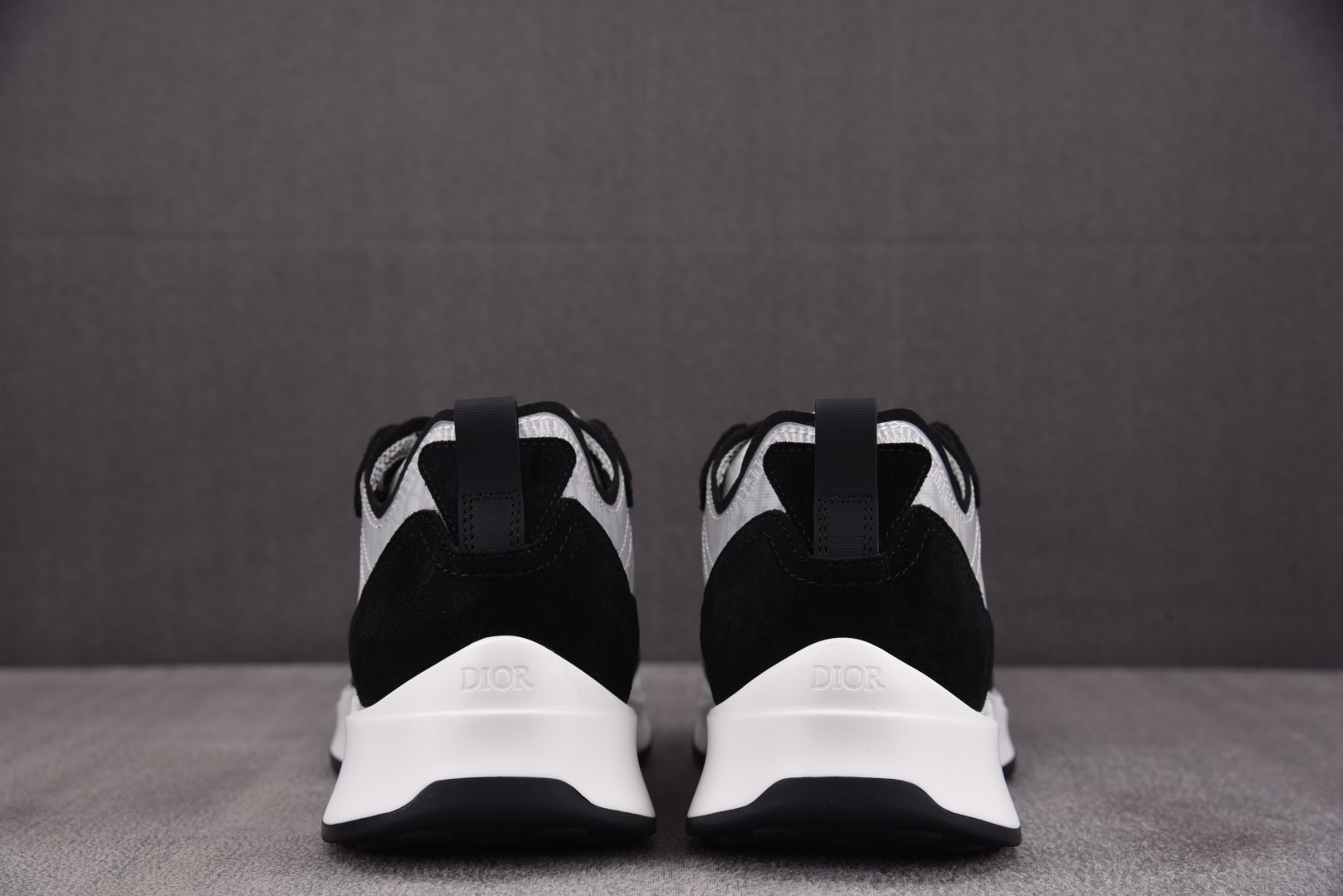 Dior 尺码40-46

纯原版出品-Dior B25 Runner Black Grey Obliq