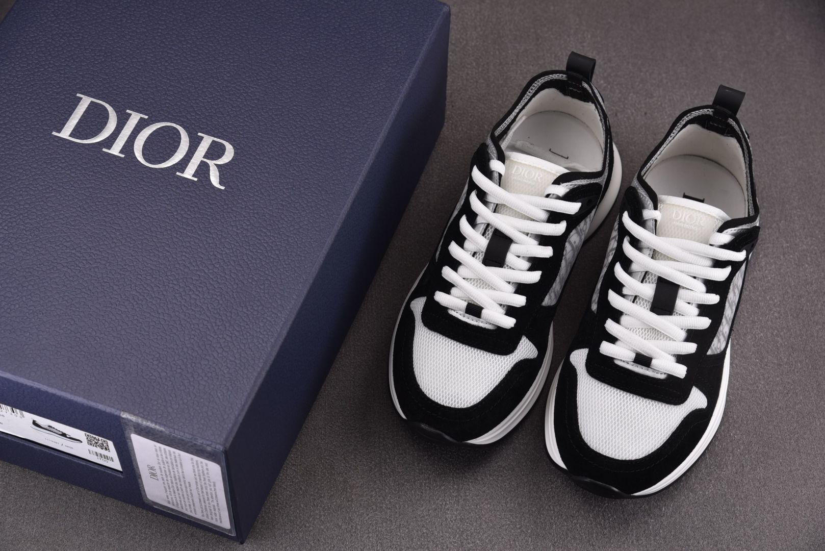 Dior 尺码40-46

纯原版出品-Dior B25 Runner Black Grey Obliq