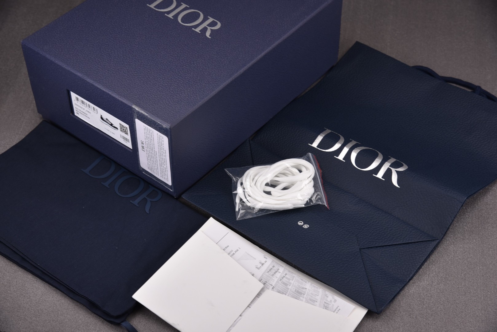 Dior 尺码40-46

纯原版出品-Dior B25 Runner Black Grey Obliq