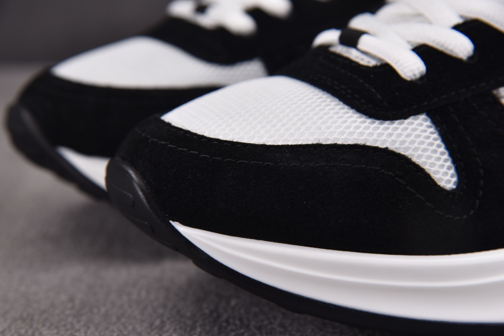 Dior 尺码40-46

纯原版出品-Dior B25 Runner Black Grey Obliq