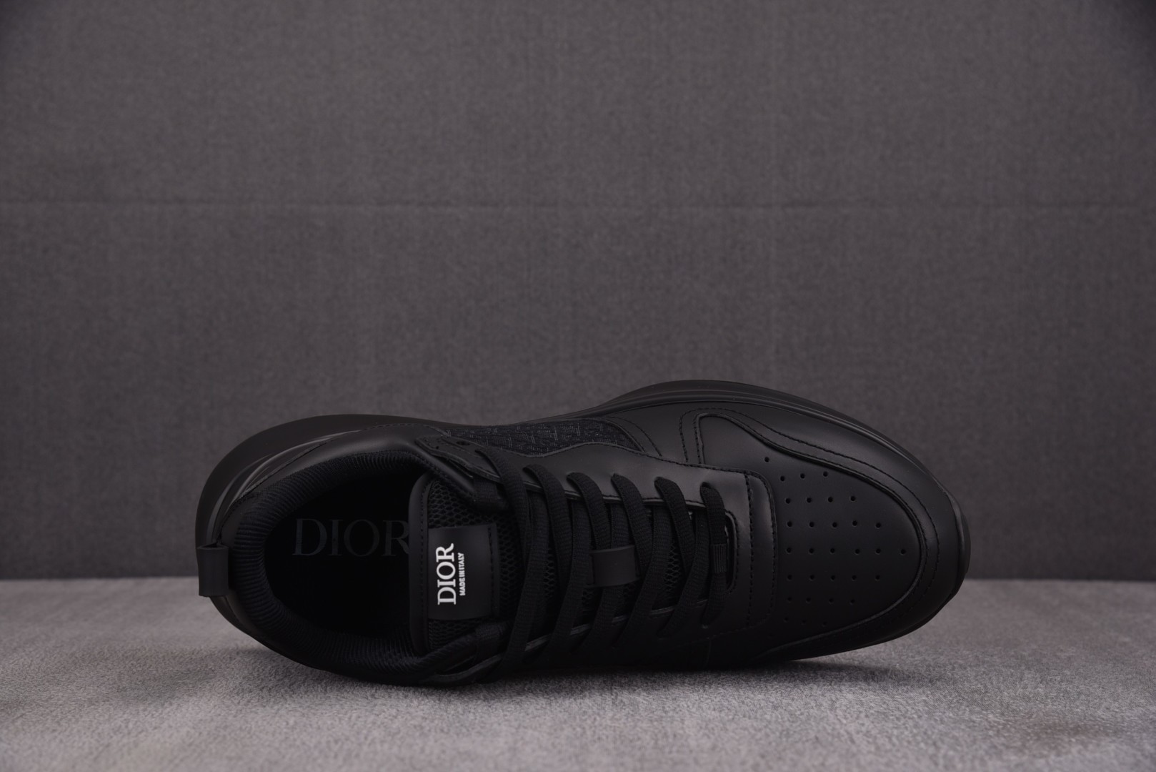 Dior 尺码40-46

纯原版出品-Dior B25 Runner Black 黑皮革 YZ022
