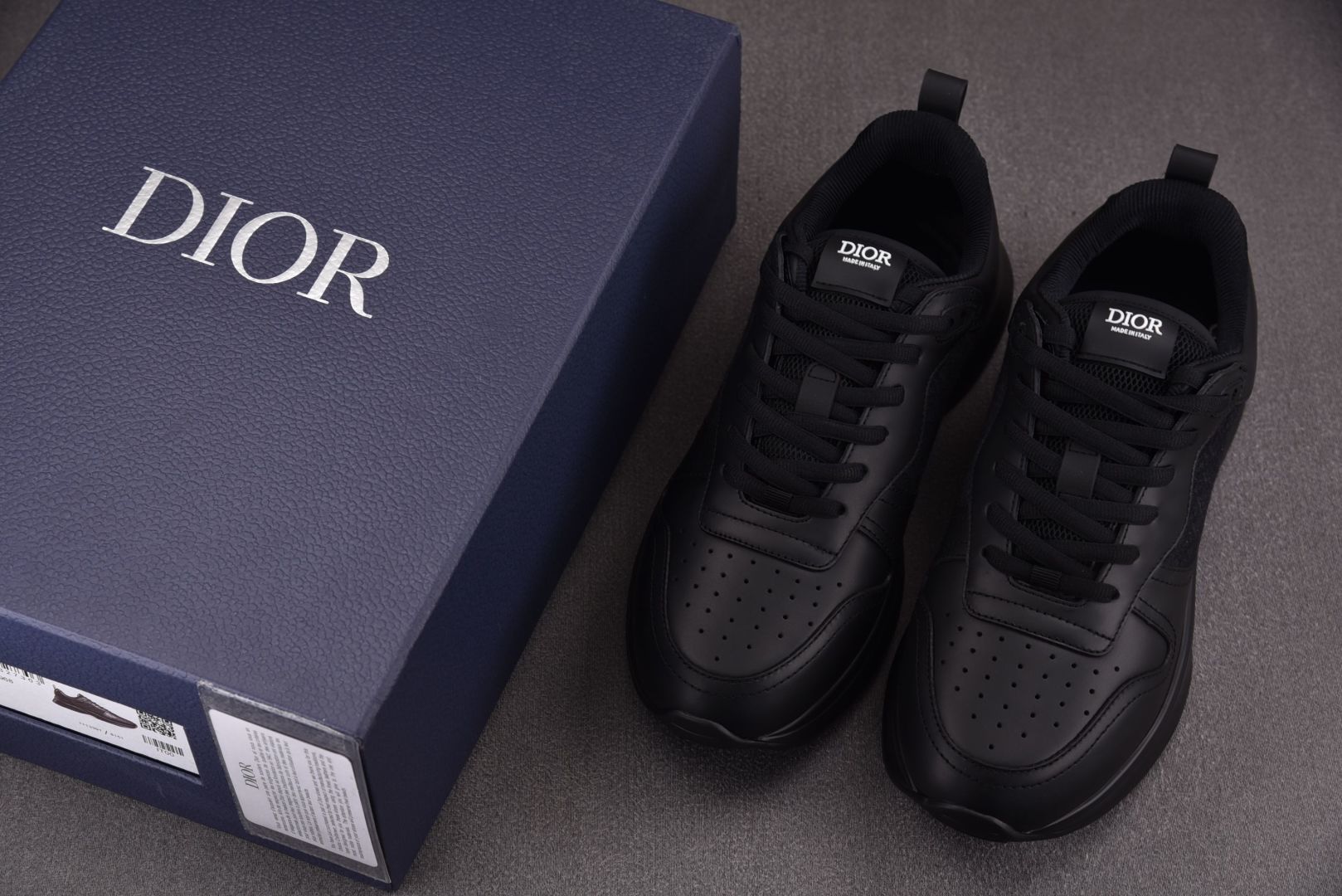 Dior 尺码40-46

纯原版出品-Dior B25 Runner Black 黑皮革 YZ022
