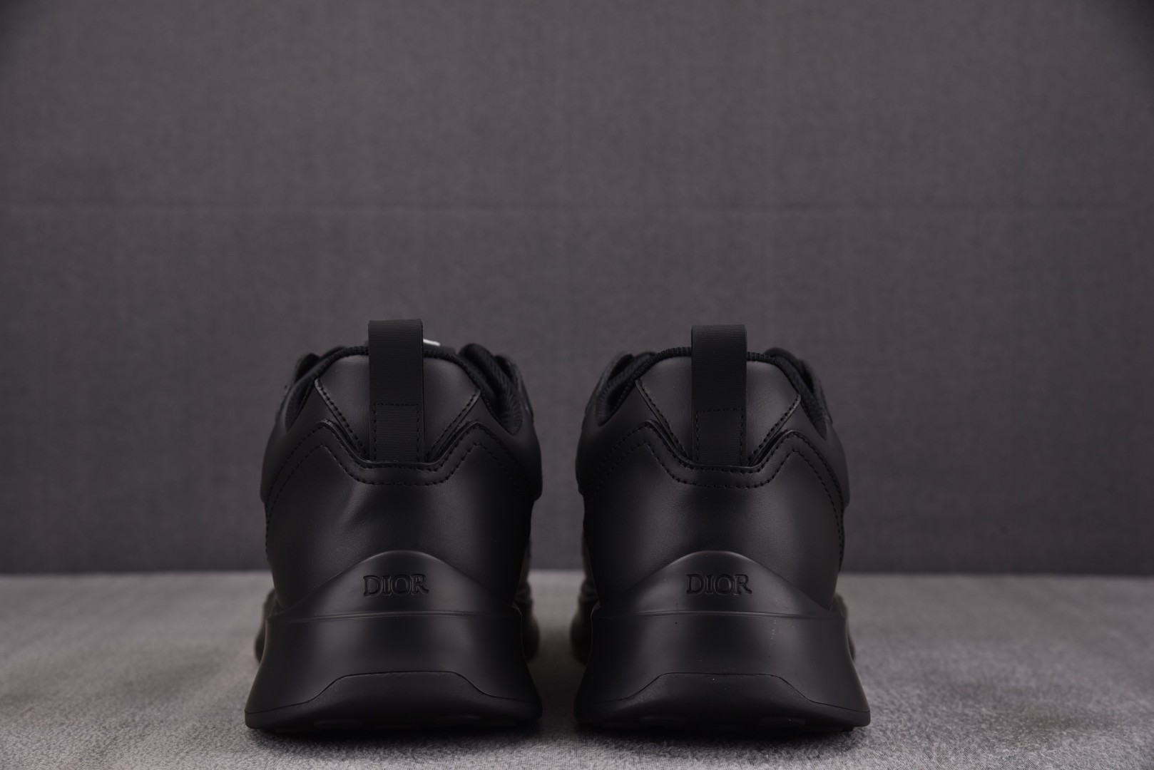 Dior 尺码40-46

纯原版出品-Dior B25 Runner Black 黑皮革 YZ022
