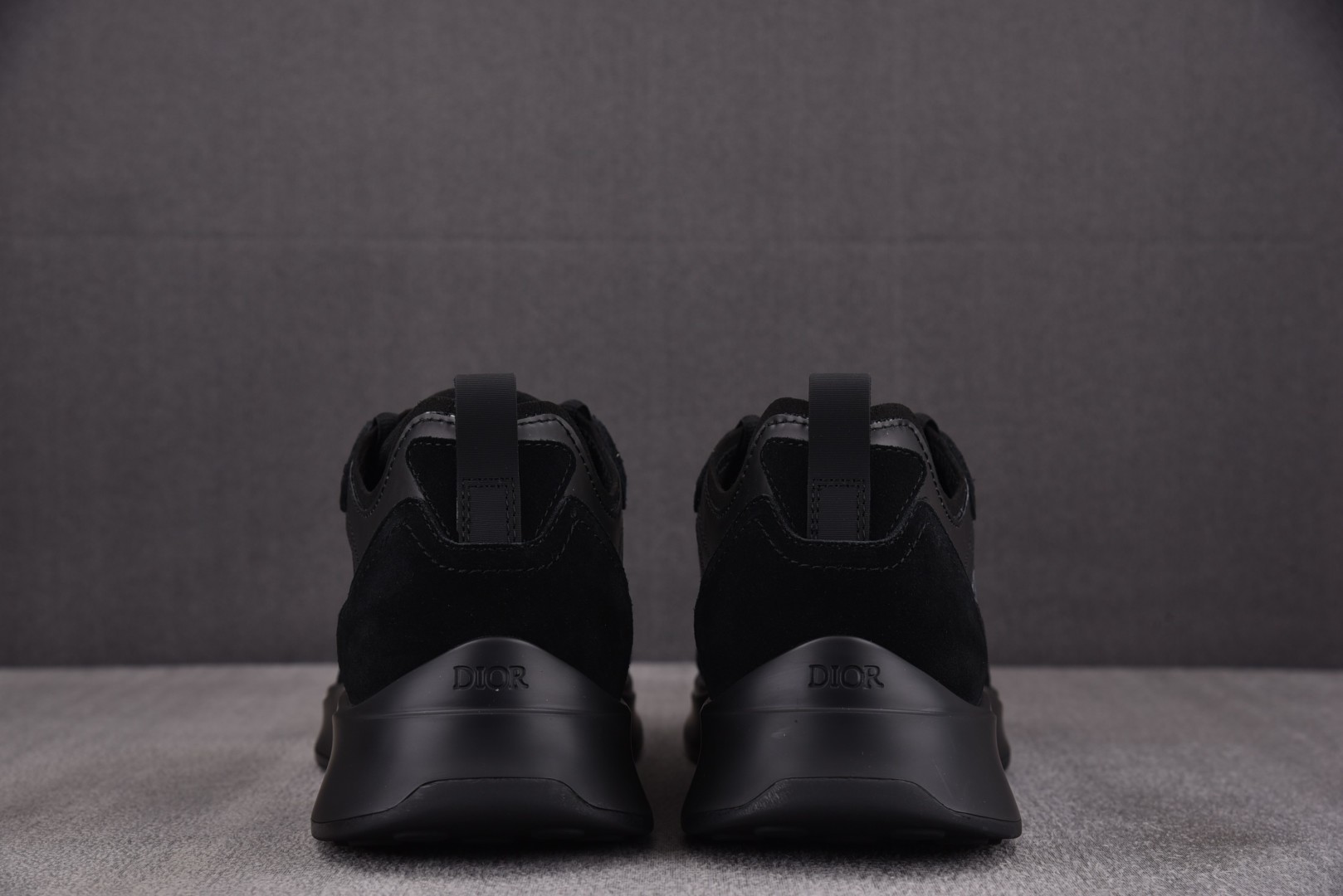 Dior 尺码40-46

纯原版出品-Dior B25 Runner Black 黑色绒面 YZ022